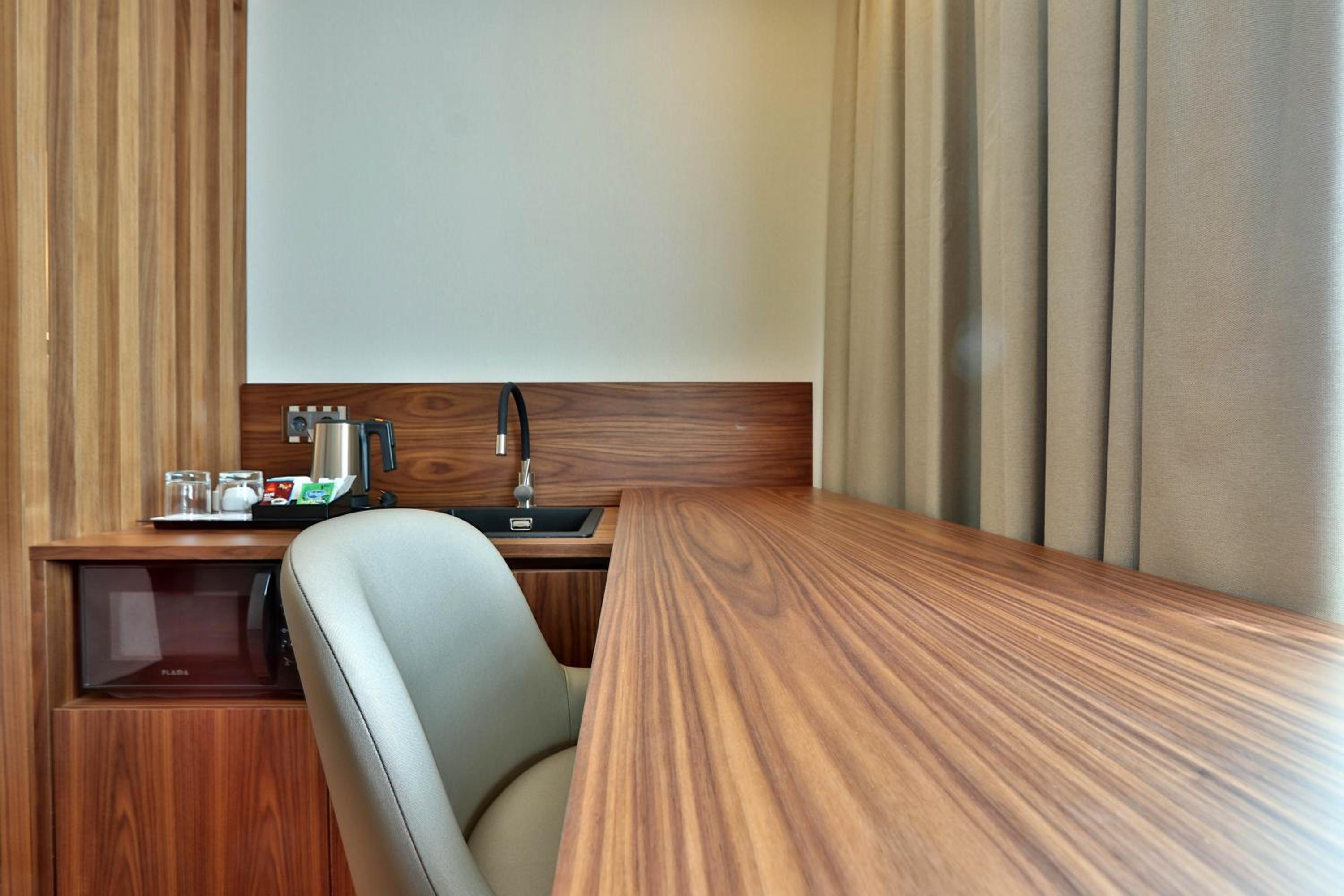 Executive Twin Room - Photo 8