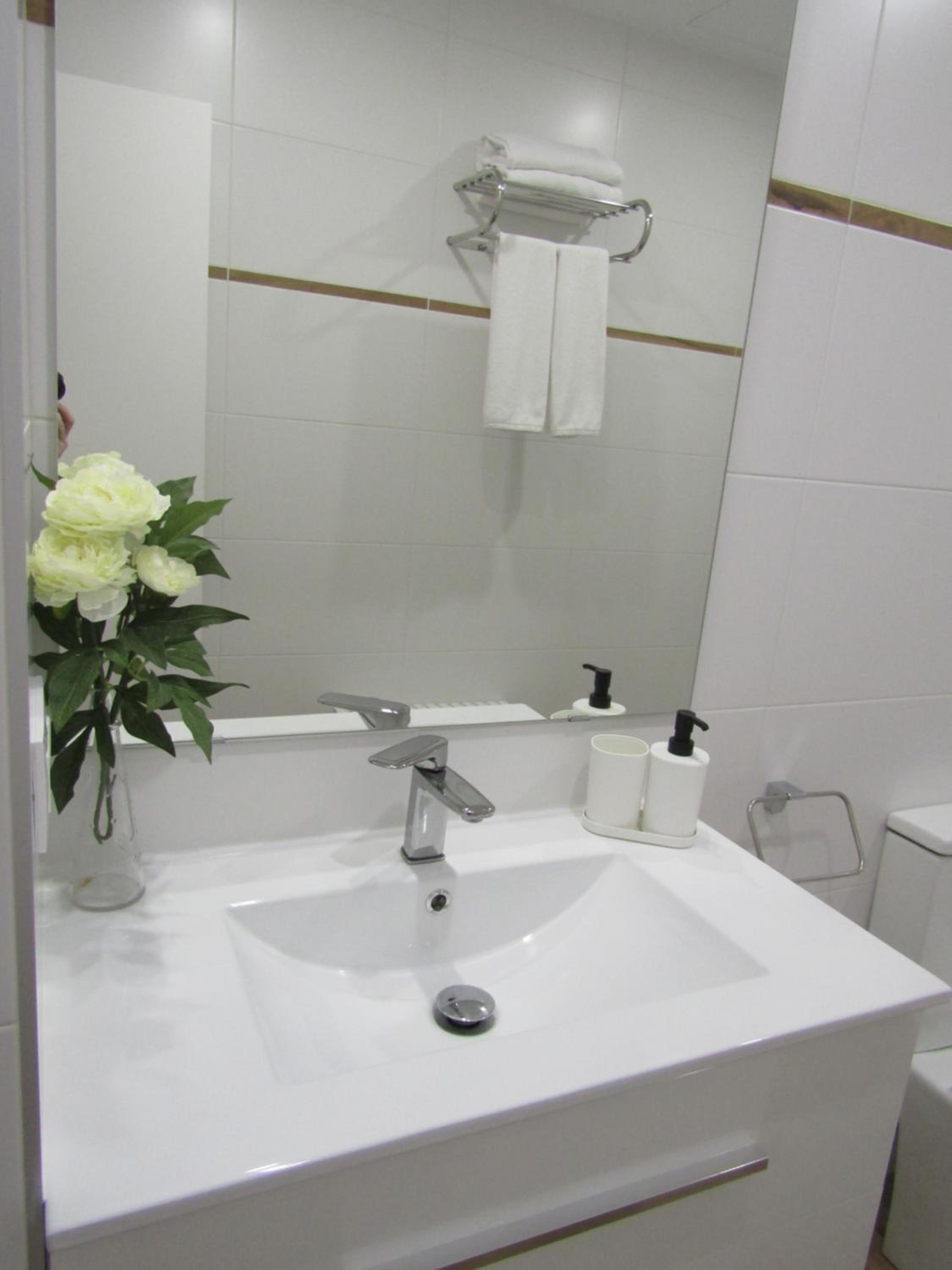 Two-Bedroom Apartment - Photo 9