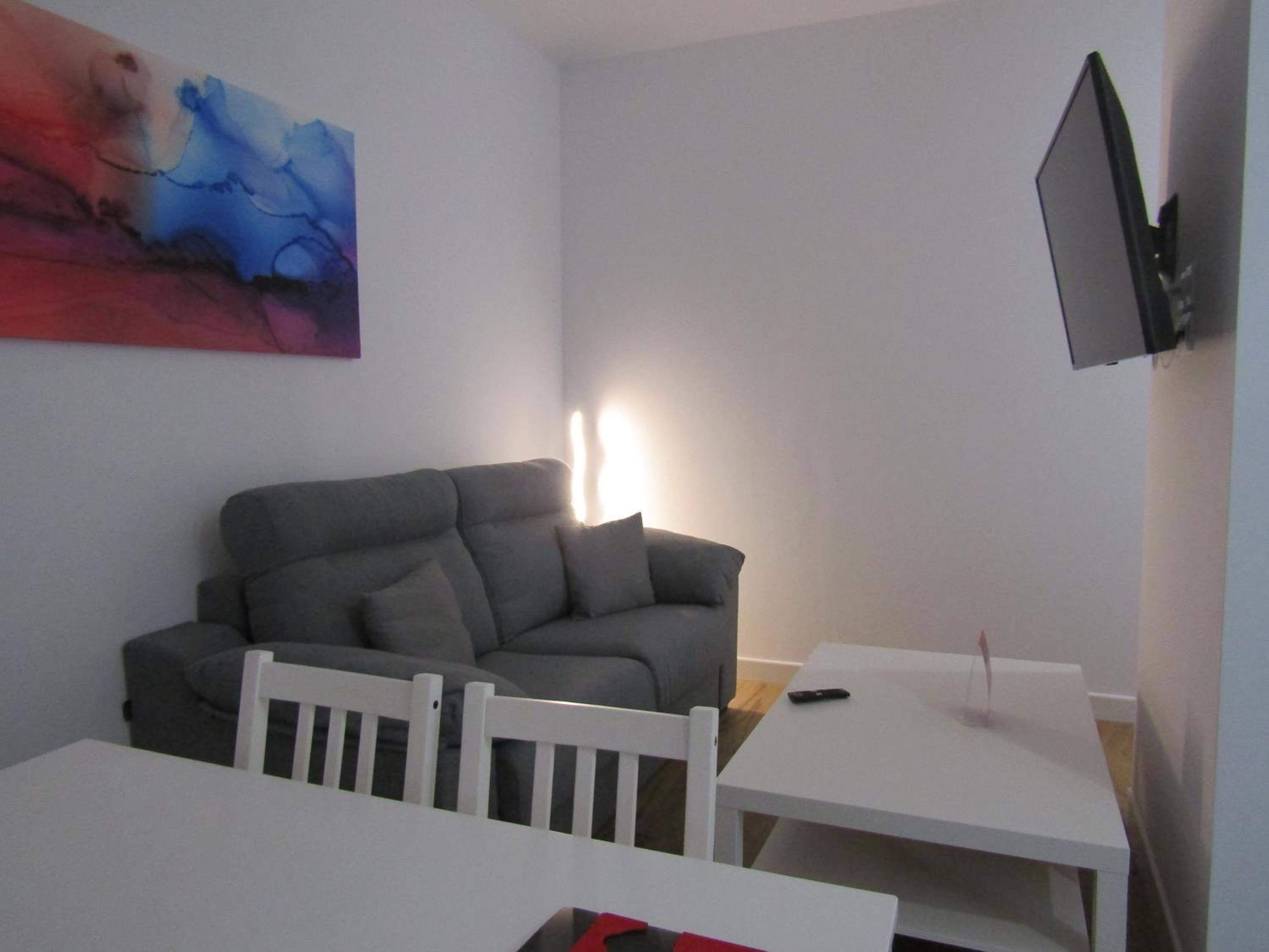 Two-Bedroom Apartment - Photo 7