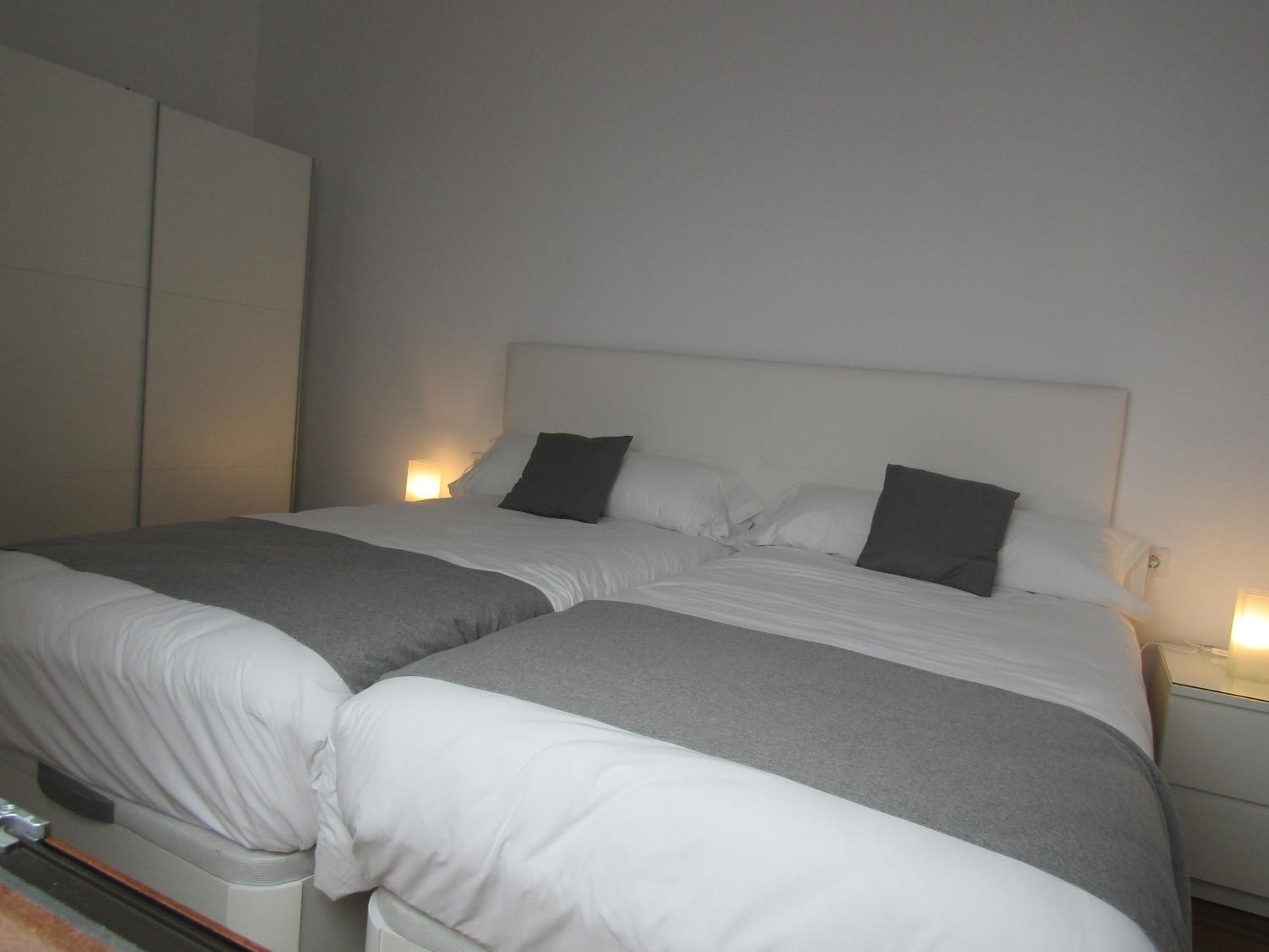 Two-Bedroom Apartment - Photo 5