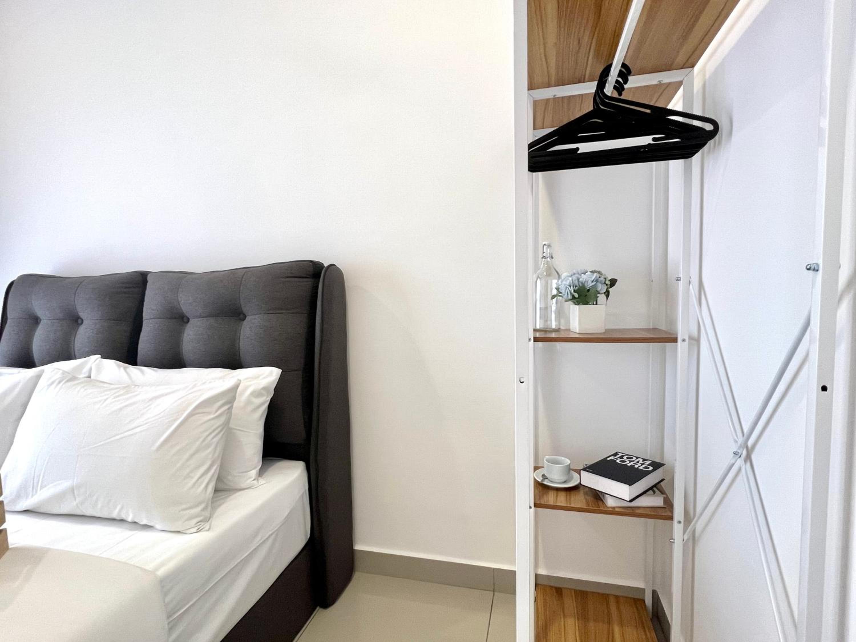 Two-Bedroom Apartment - Photo 2