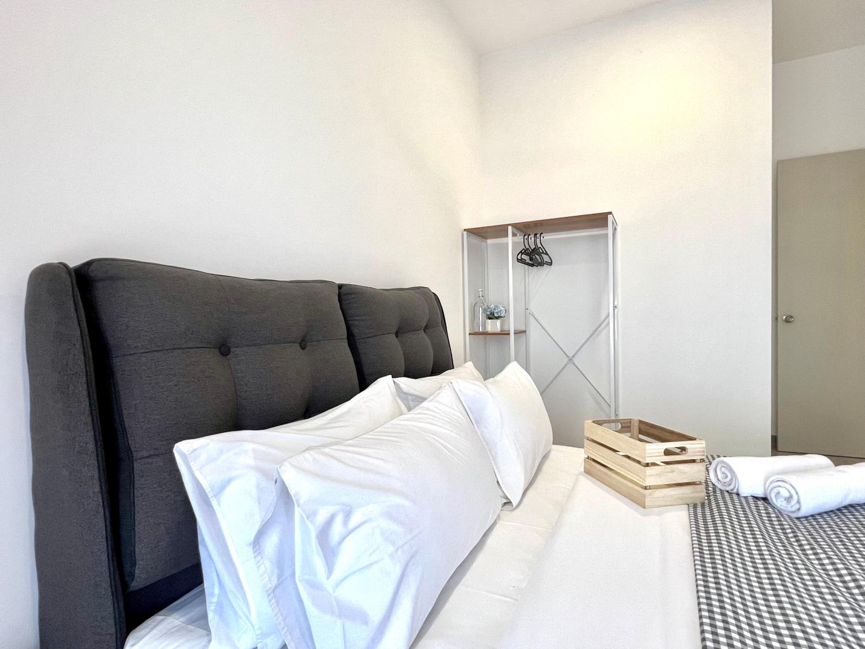 Two-Bedroom Apartment - Photo 4