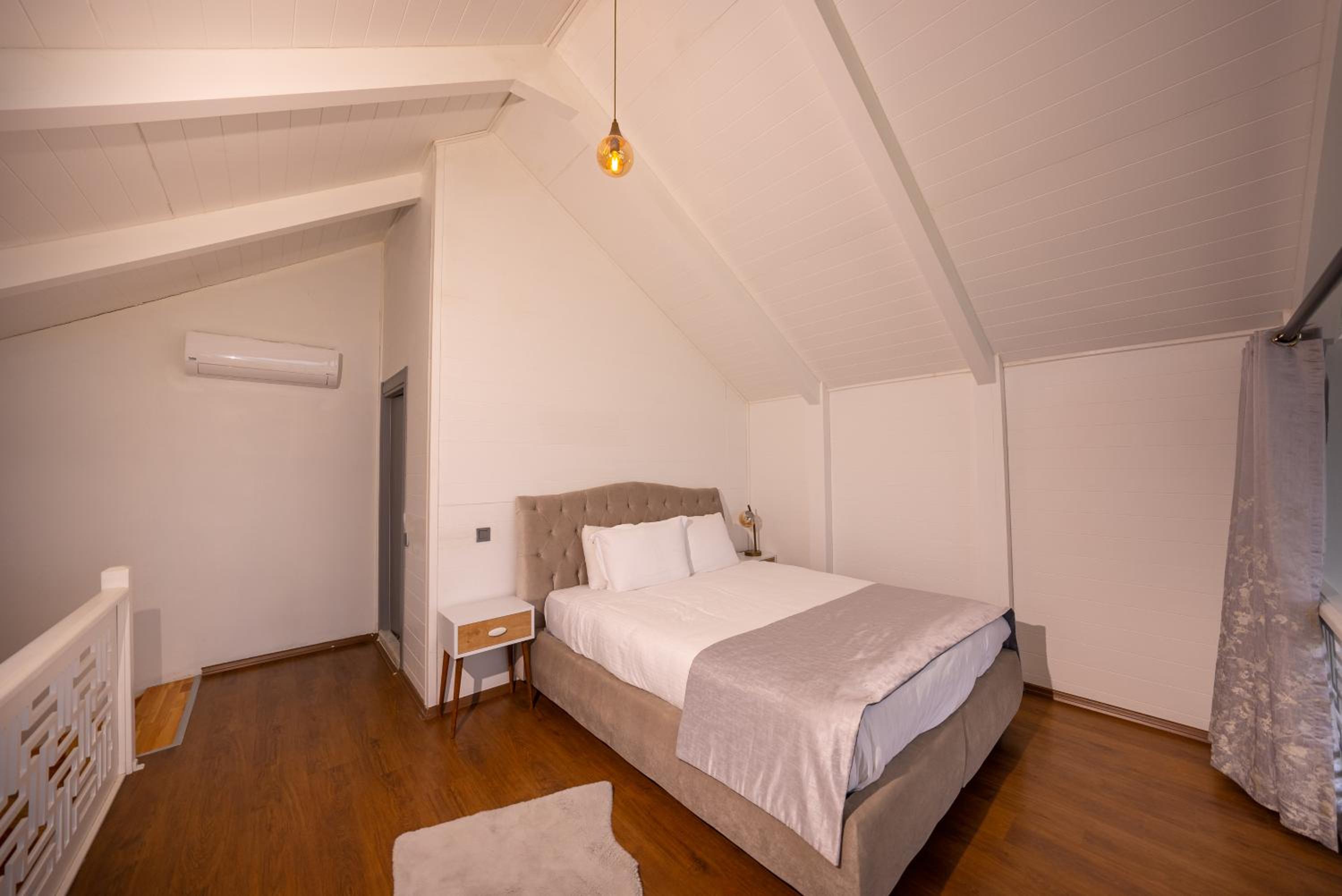 Quadruple Room with Mountain View - Photo 1