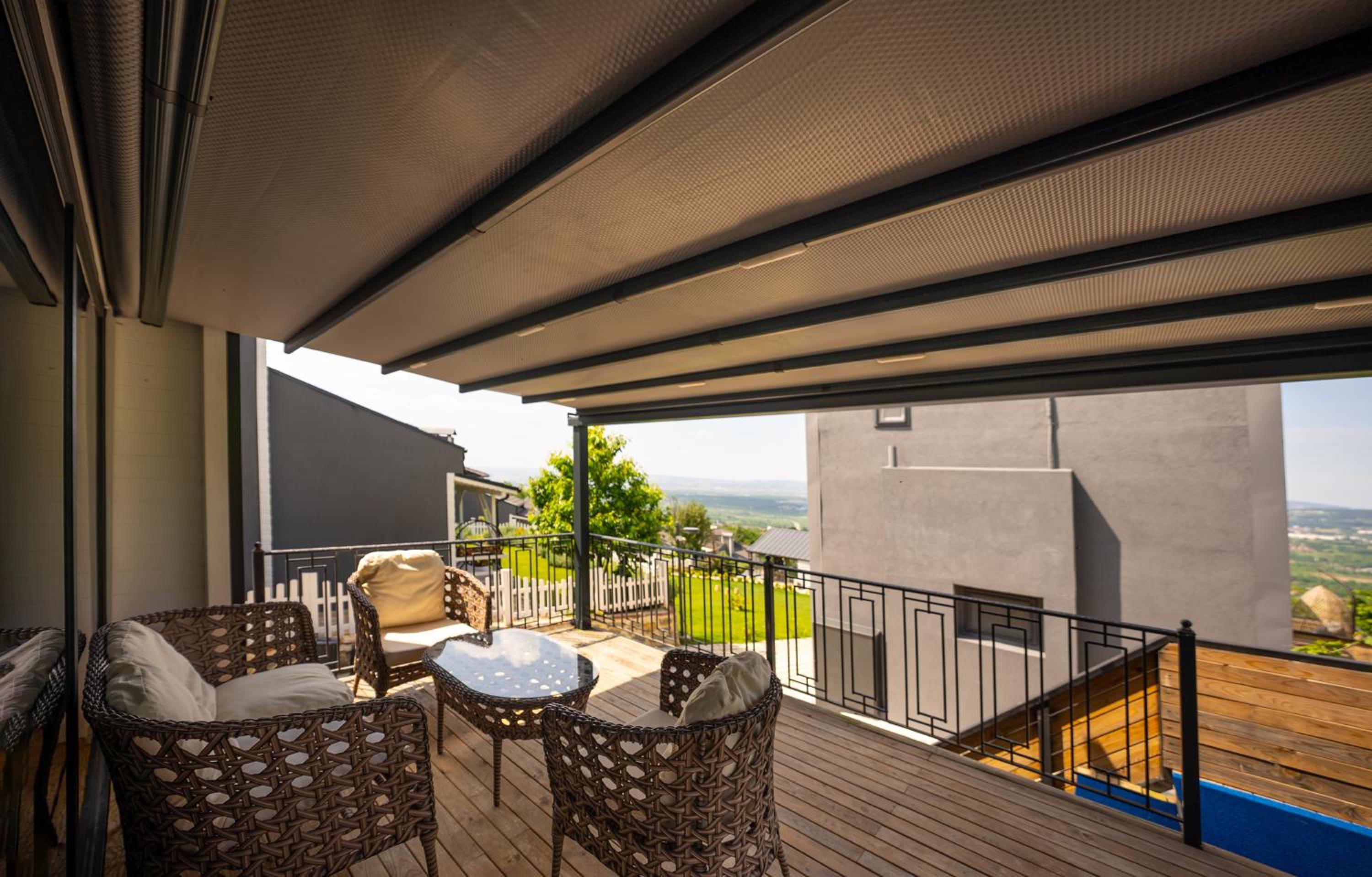 Quadruple Room with Mountain View - Photo 8