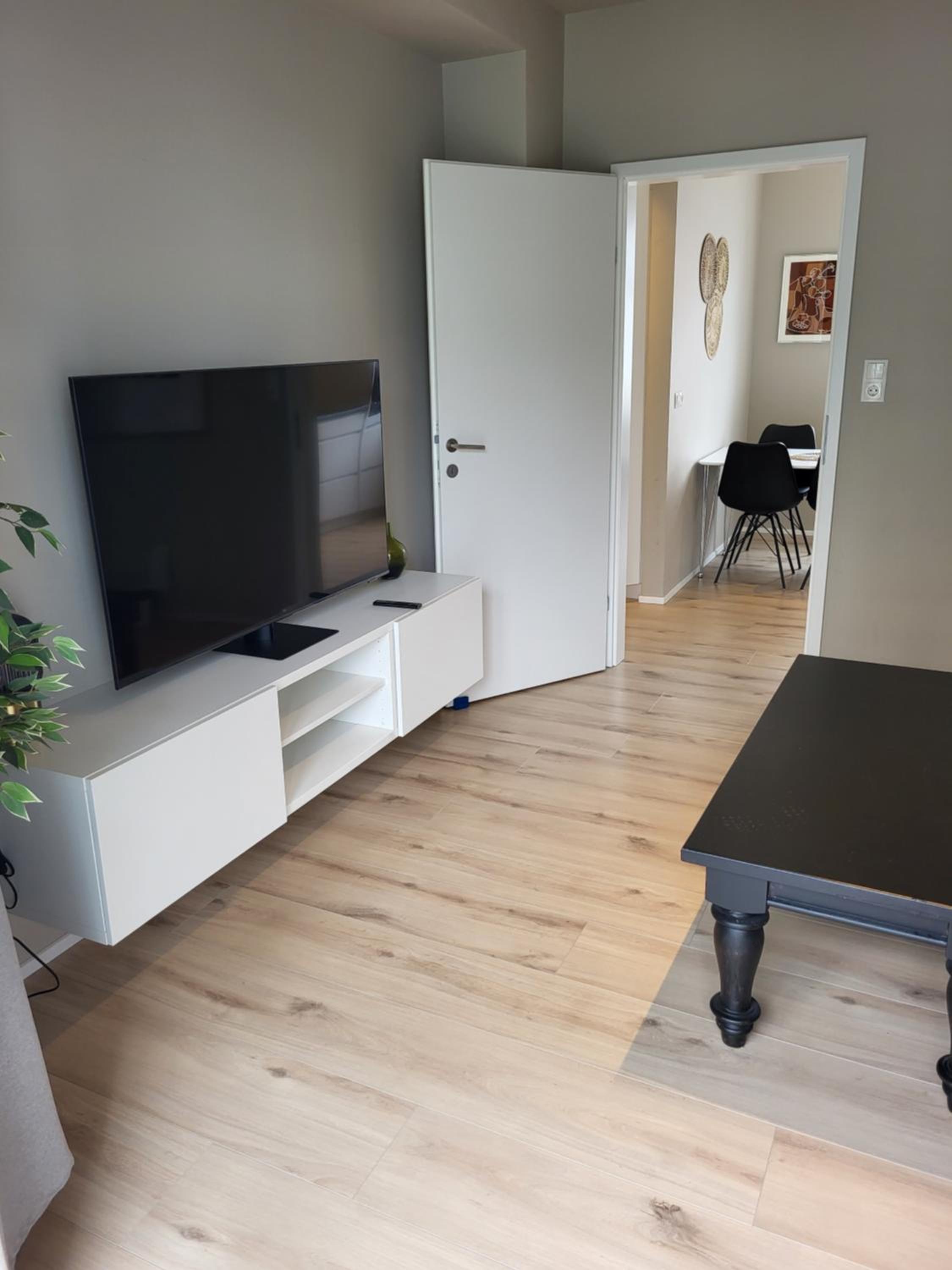 One-Bedroom Apartment - Photo 11
