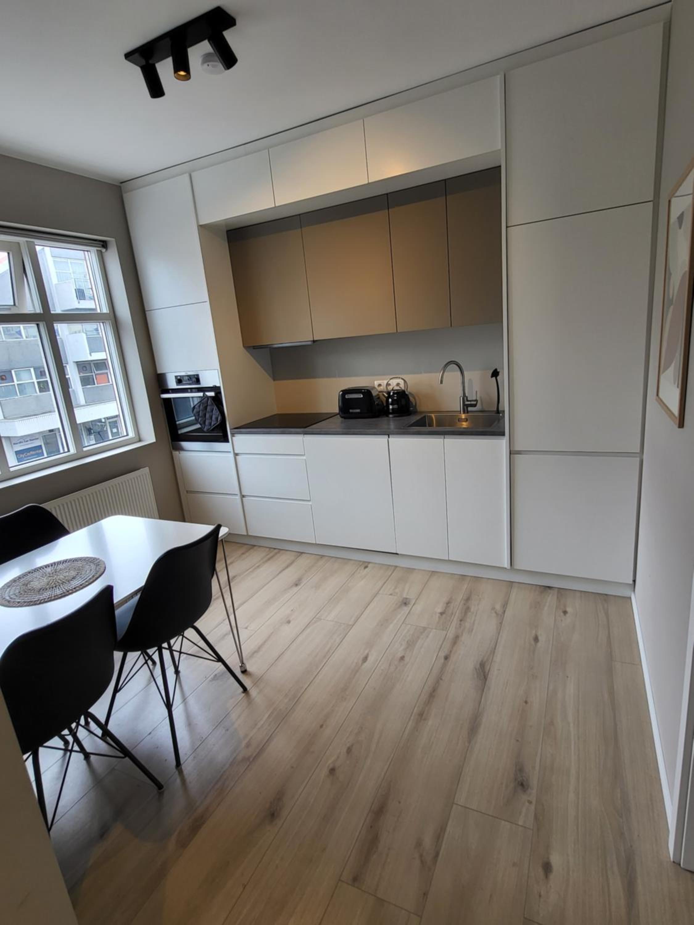 One-Bedroom Apartment - Photo 16