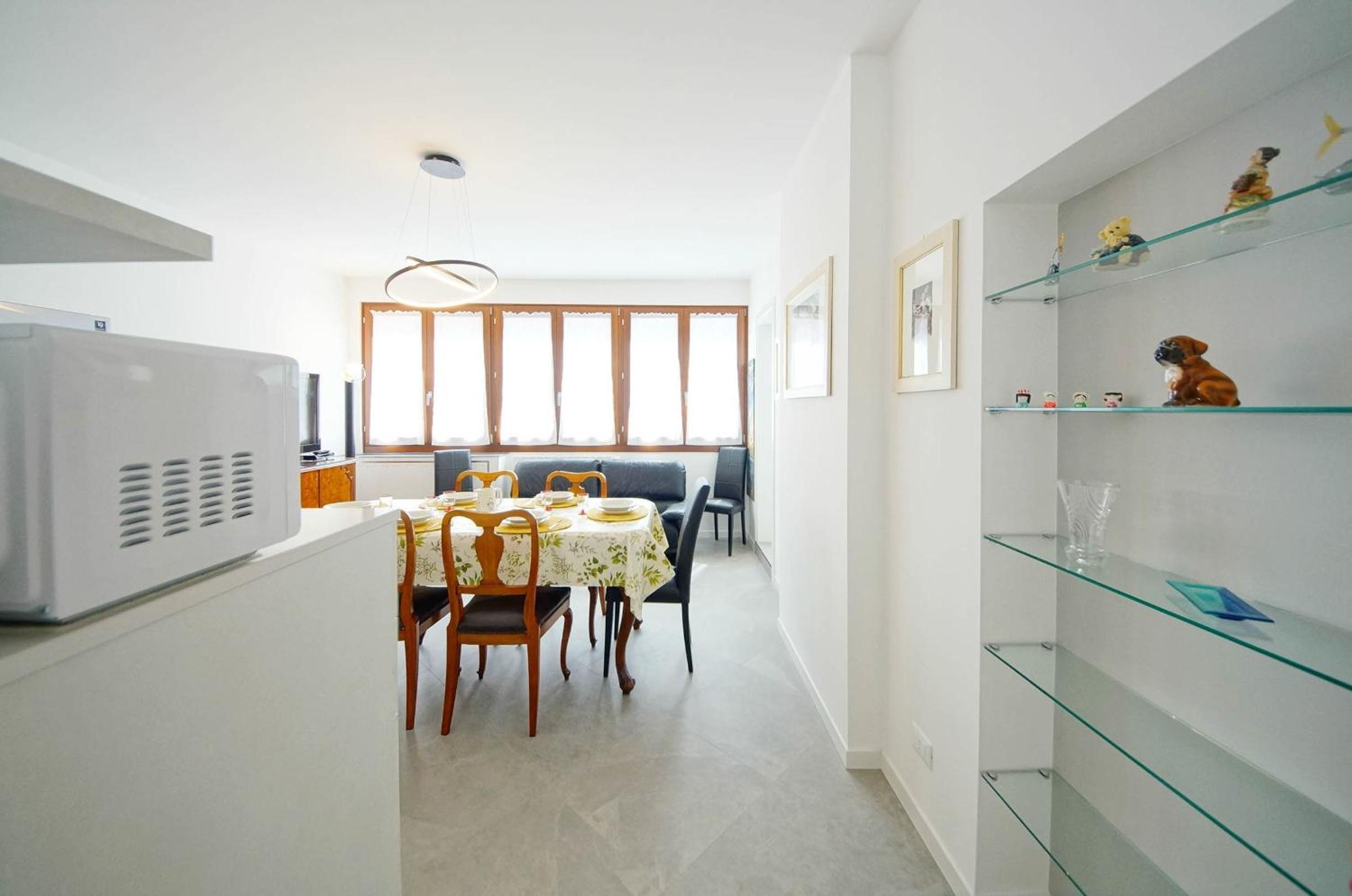 Three-Bedroom Apartment photo 3