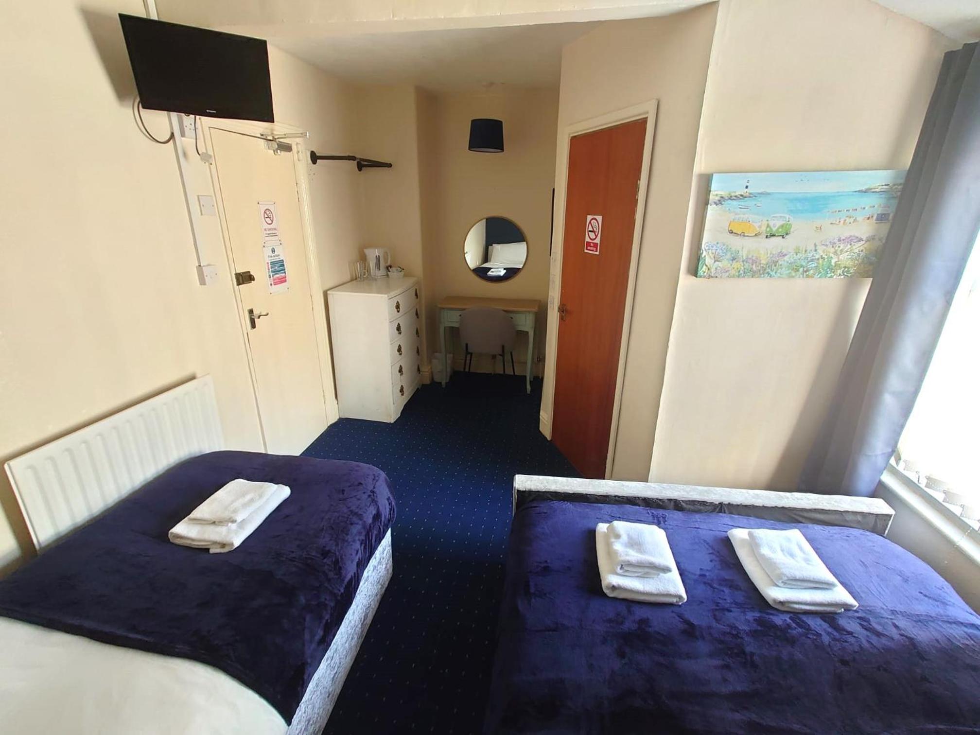 Triple Room - Photo 9