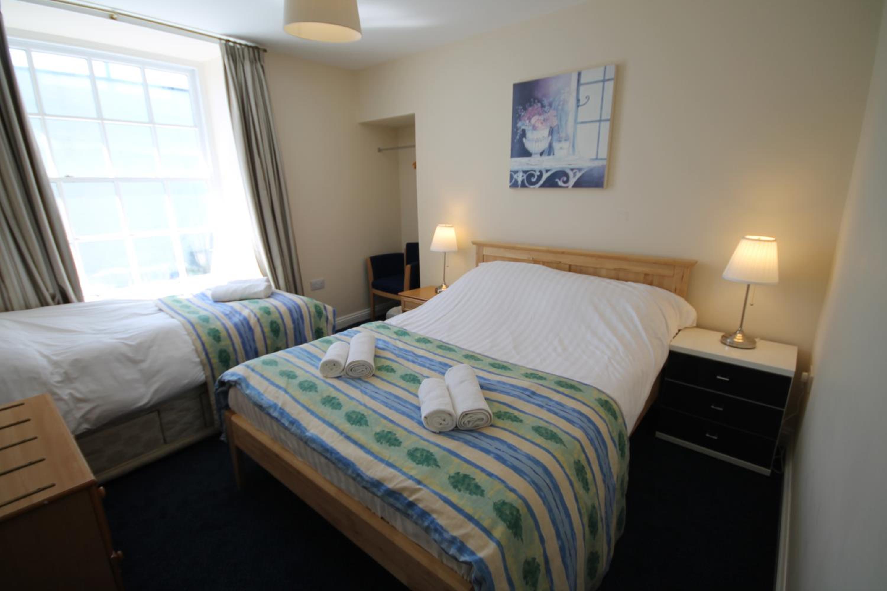 Three-Bedroom Apartment - Photo 4