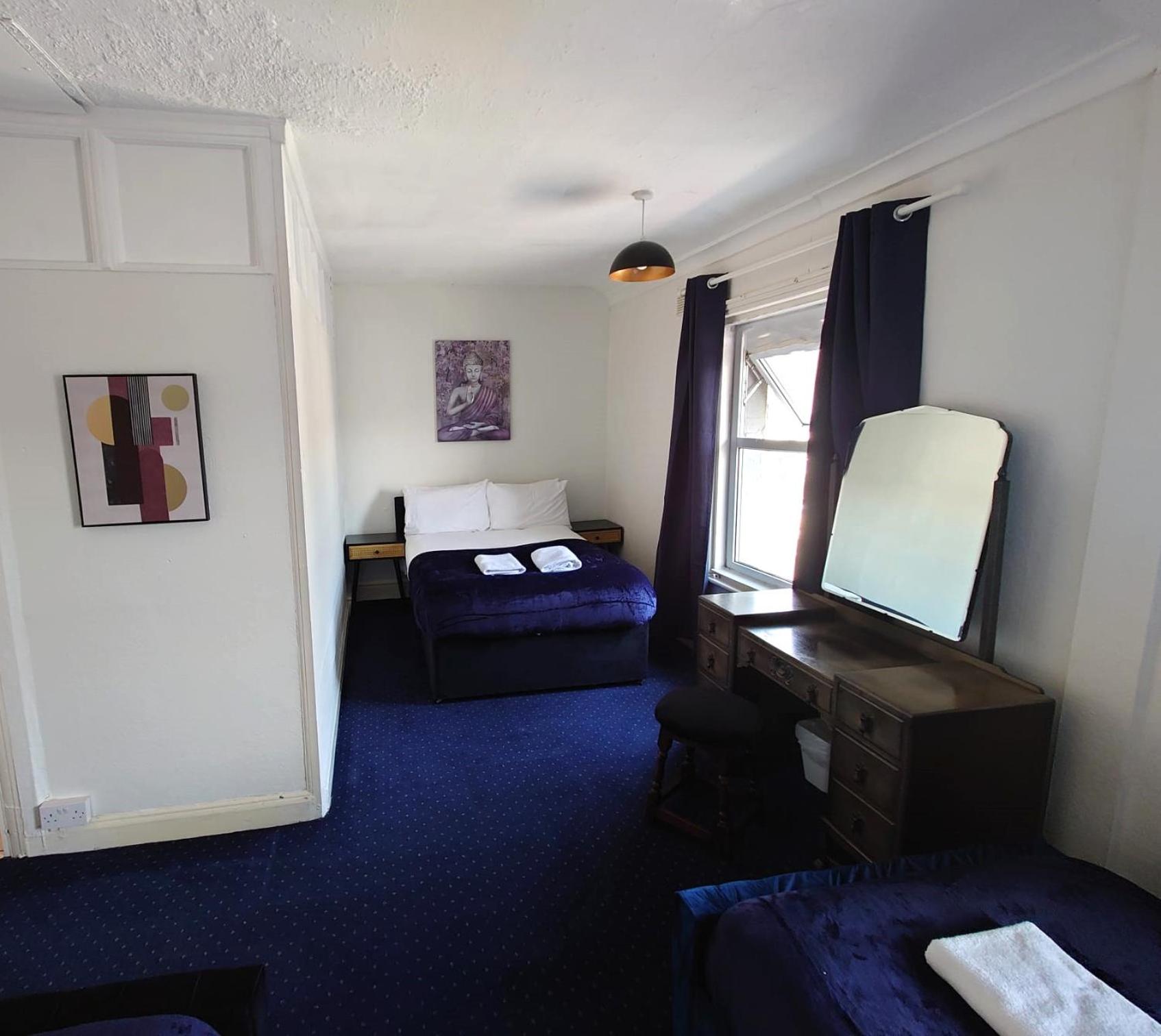 Family Room - Photo 3