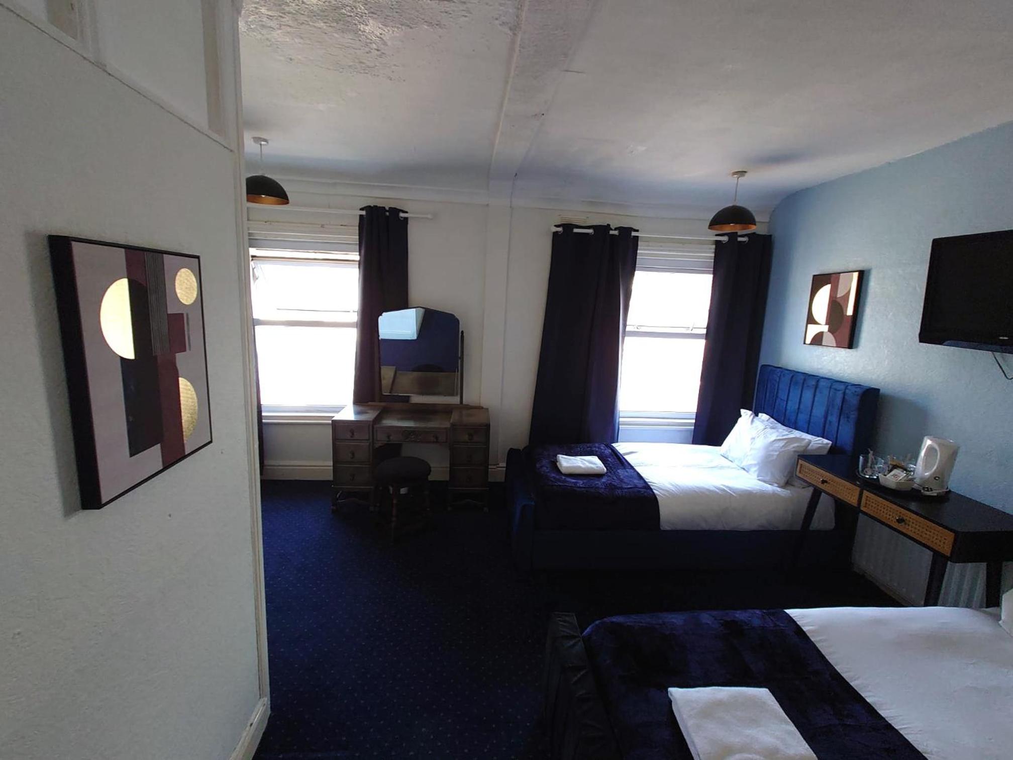 Family Room - Photo 19