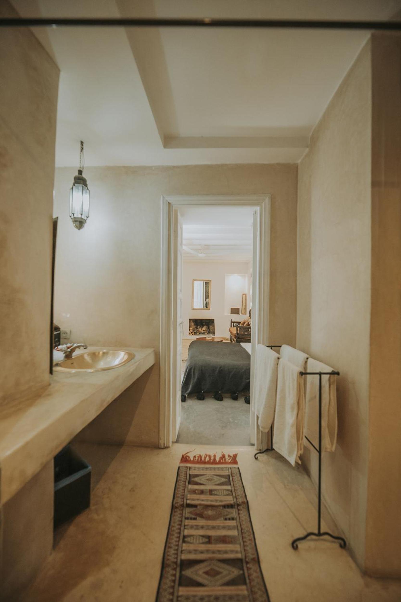 Suite - Photo 4