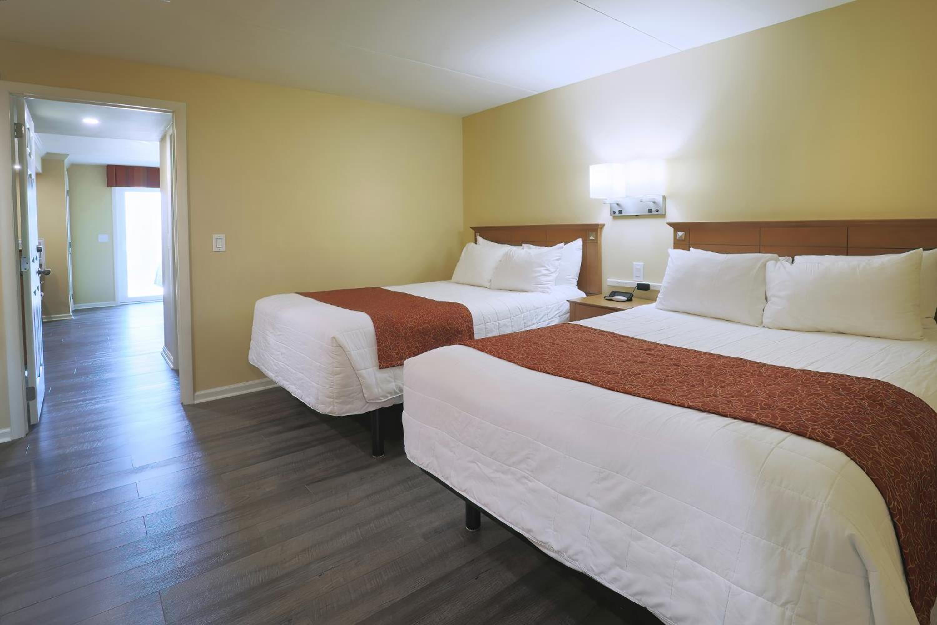 Suite with Pool View photo 3