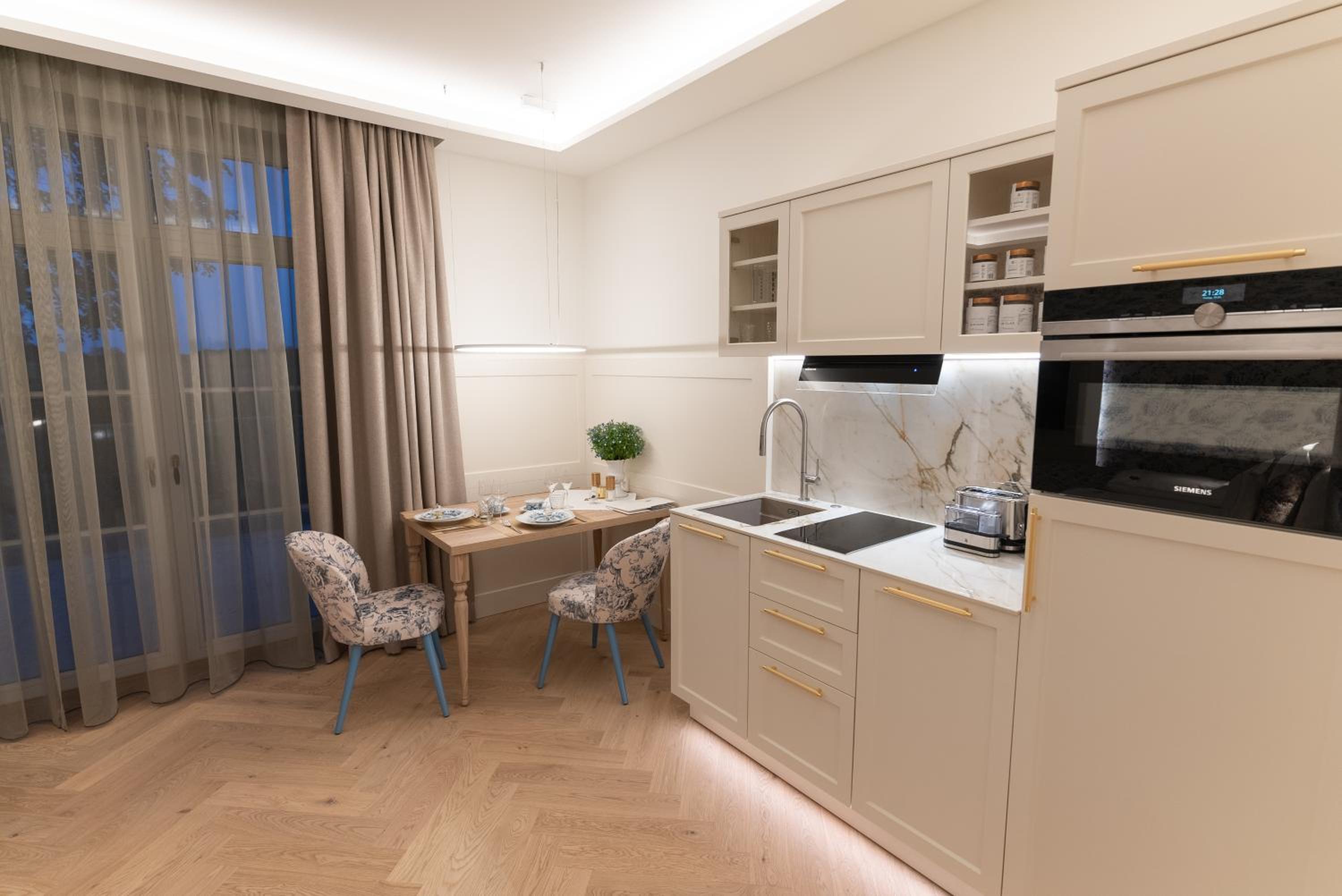 Doppelzimmer mit Balkon
