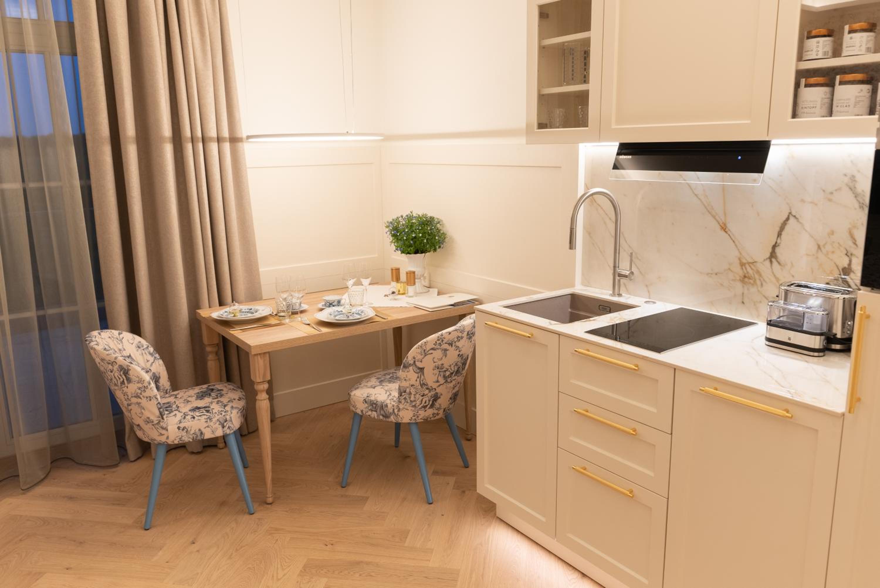 Doppelzimmer mit Balkon