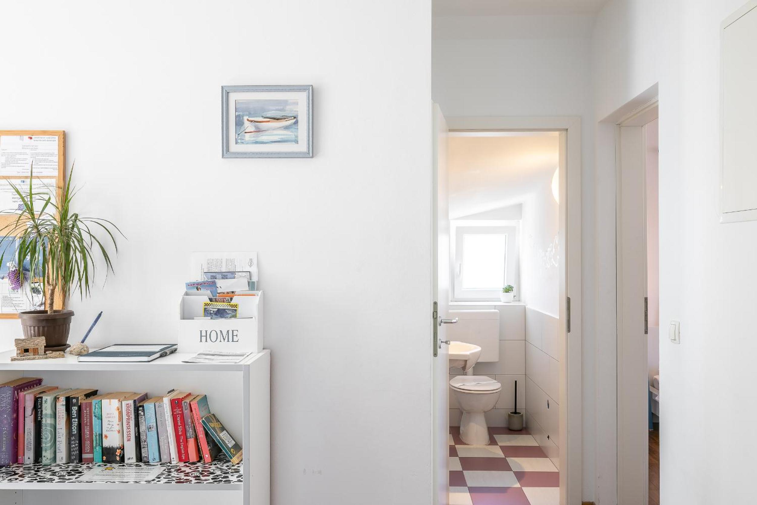 Two-Bedroom Apartment with Balcony photo 3