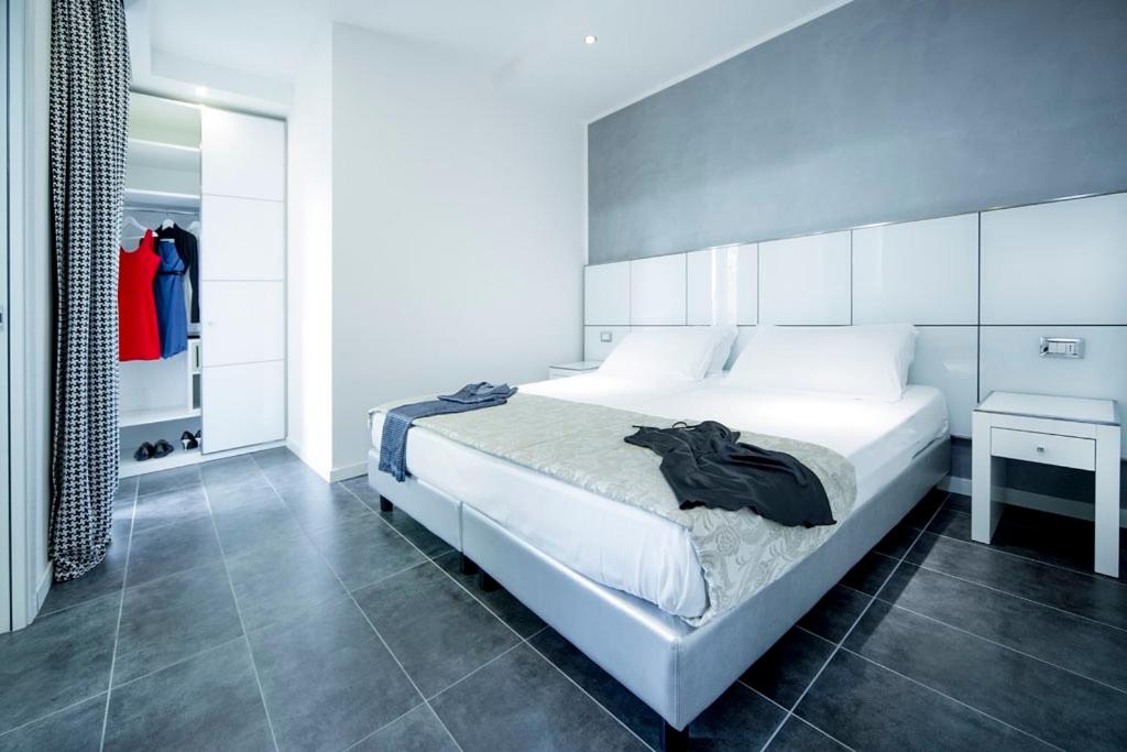 Suite with Balcony (3 Adults) - Photo 1