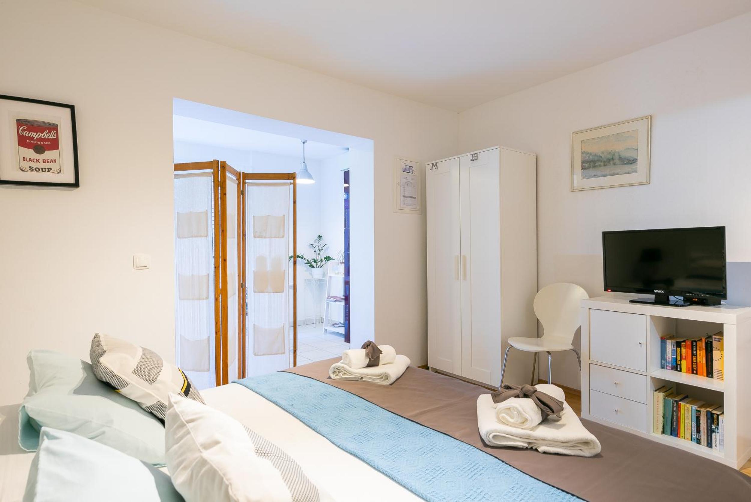Studio (2 Adults)