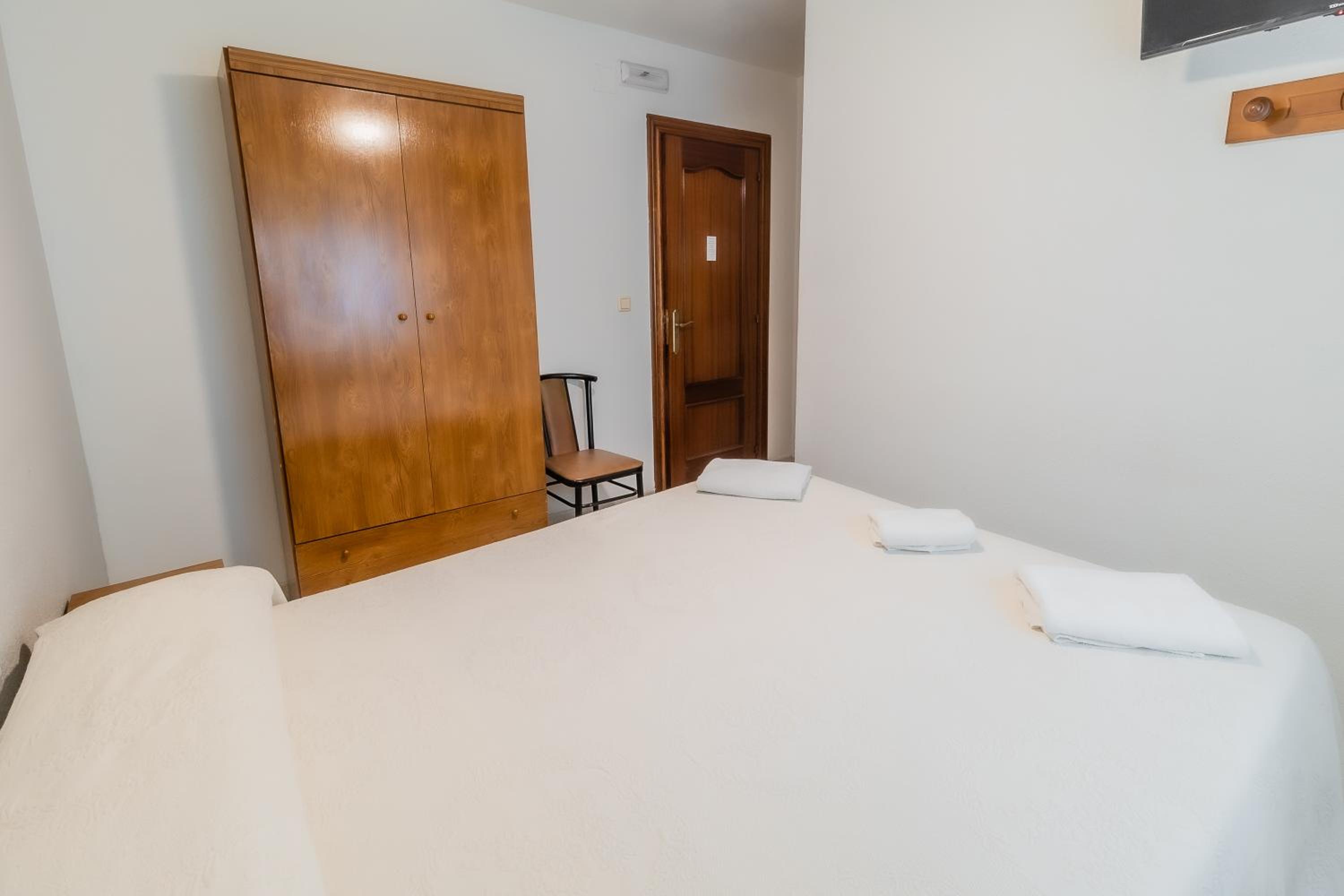 Double or Twin Room - Photo 16