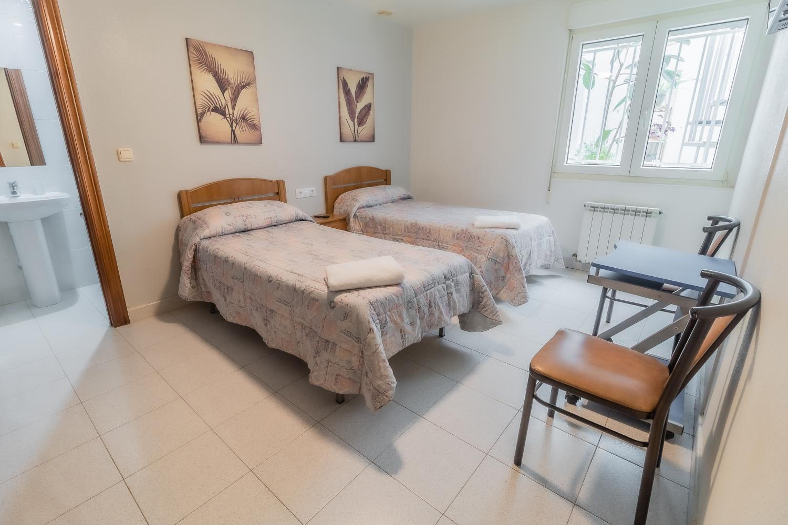 Double or Twin Room - Photo 7