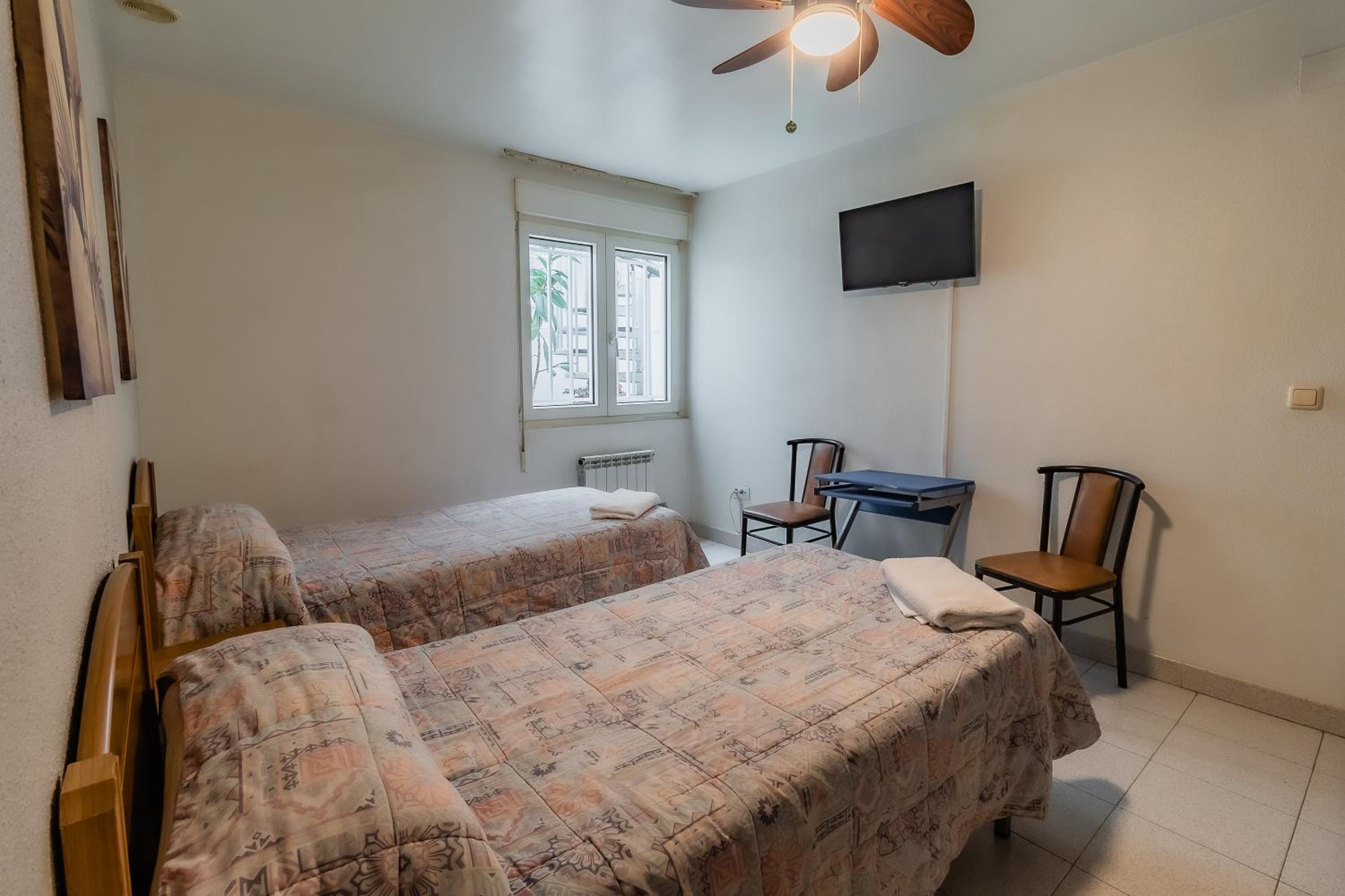 Double or Twin Room - Photo 6