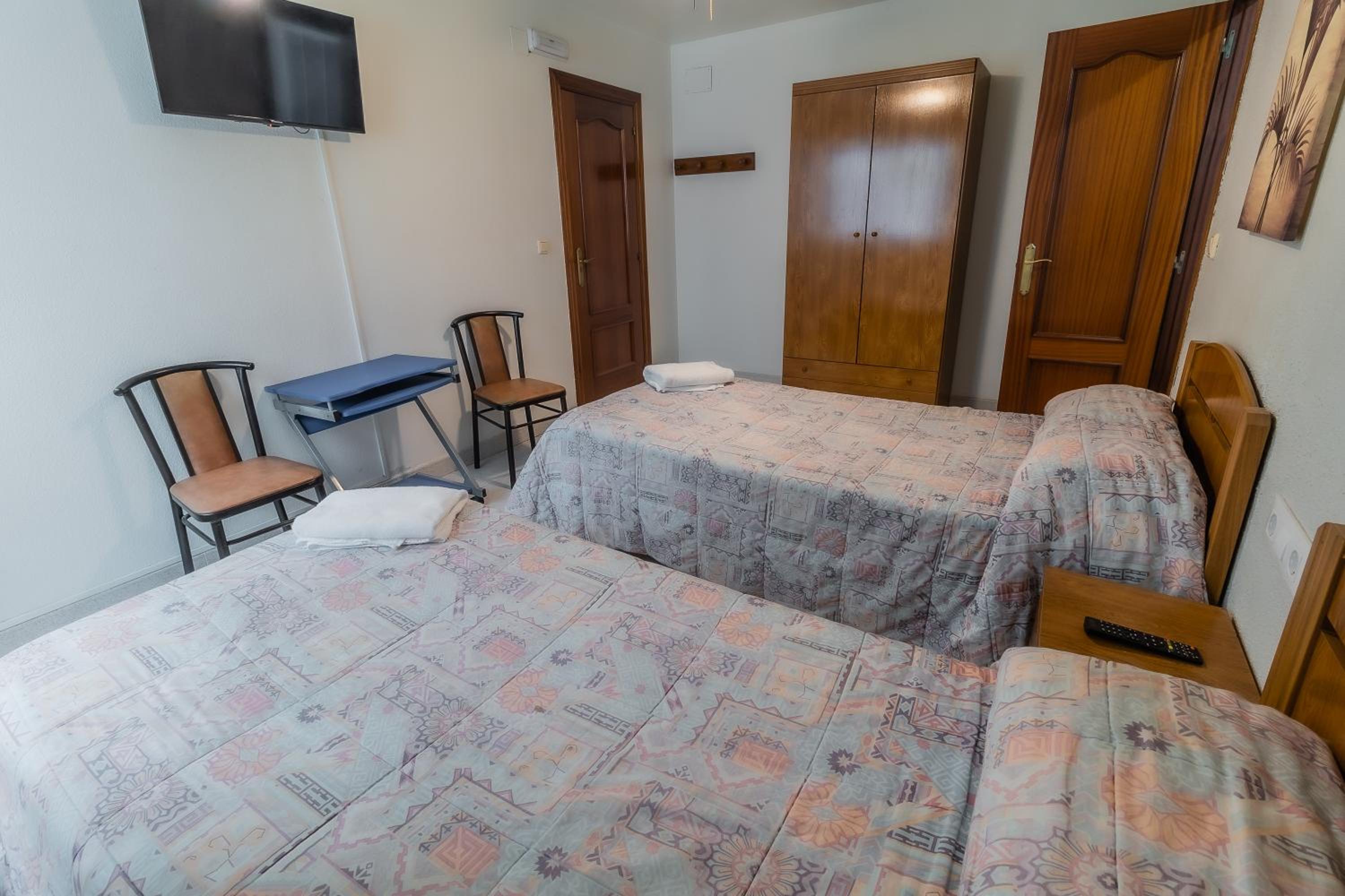 Double or Twin Room - Photo 5