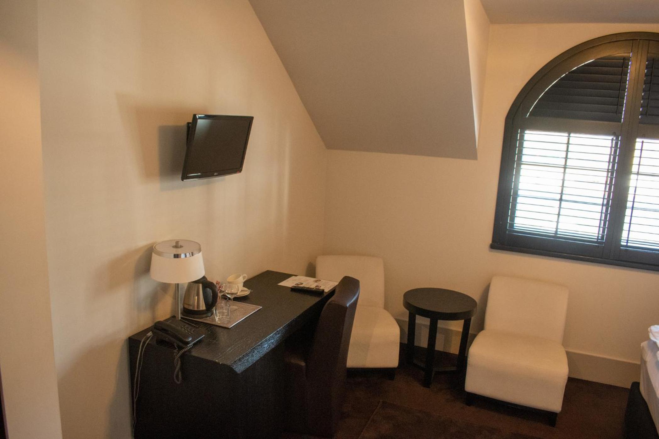 Standard Double or Twin Room - Photo 1
