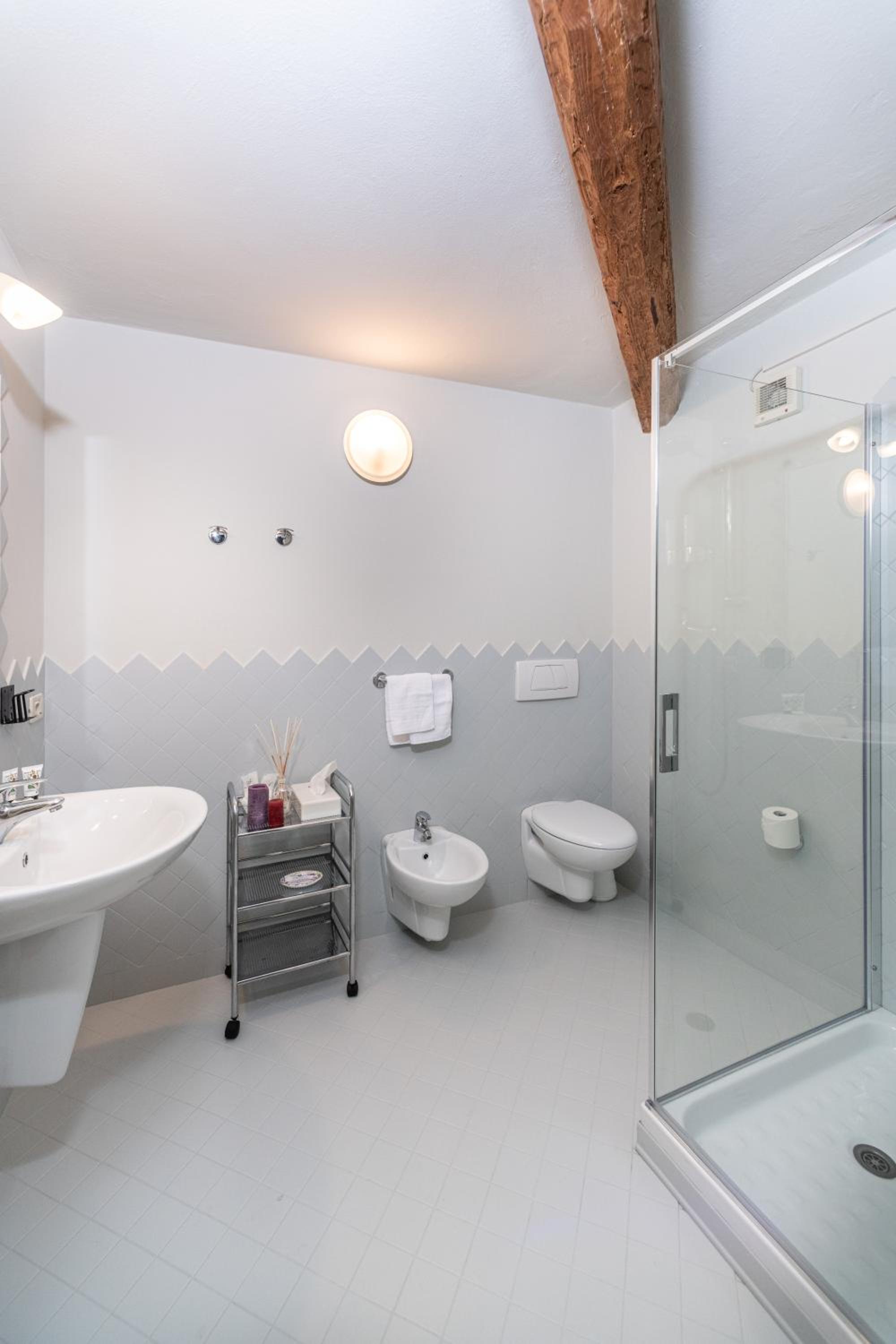 Double Room - Photo 2