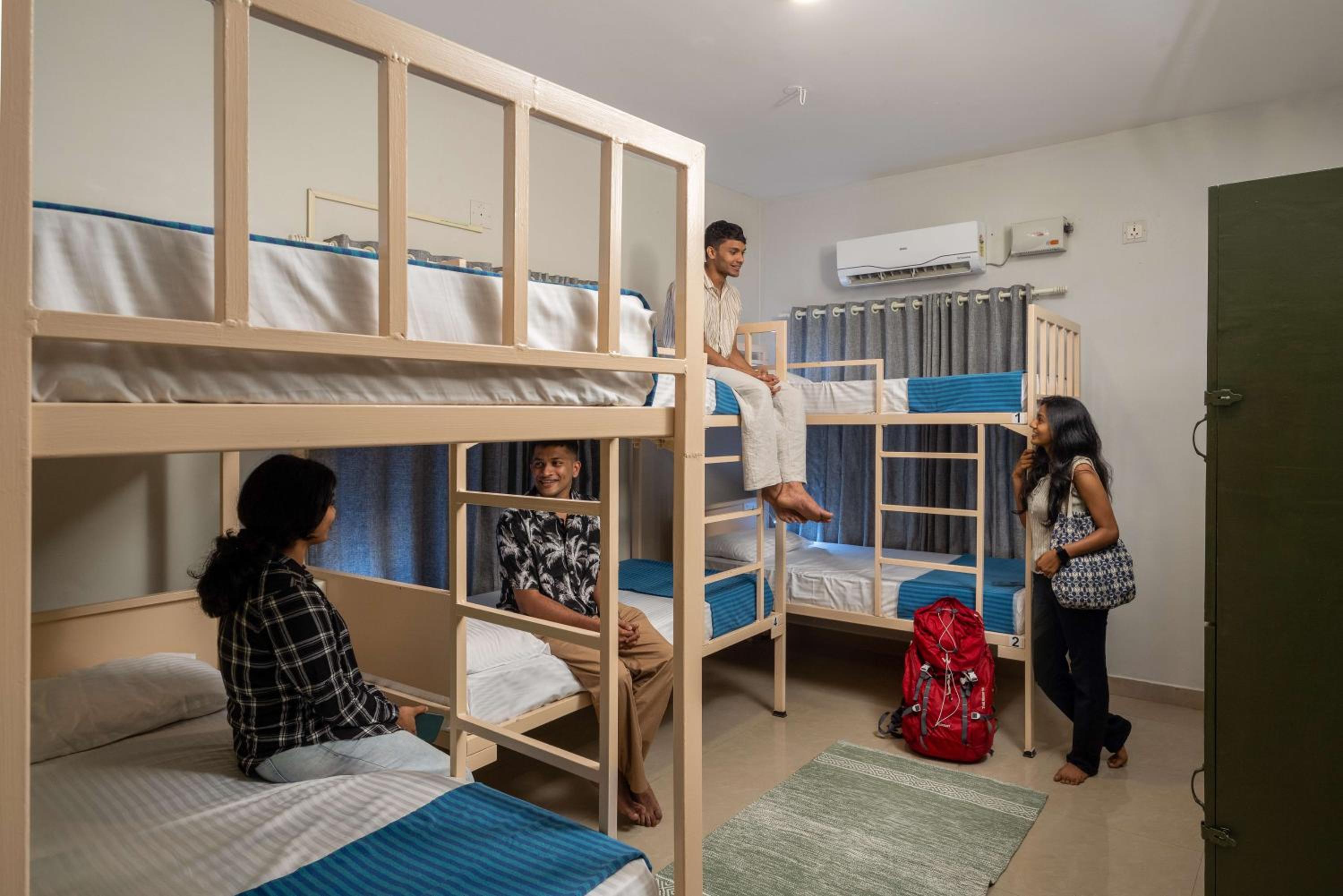 Bed in 6-Bed Mixed Dormitory Room photo 2