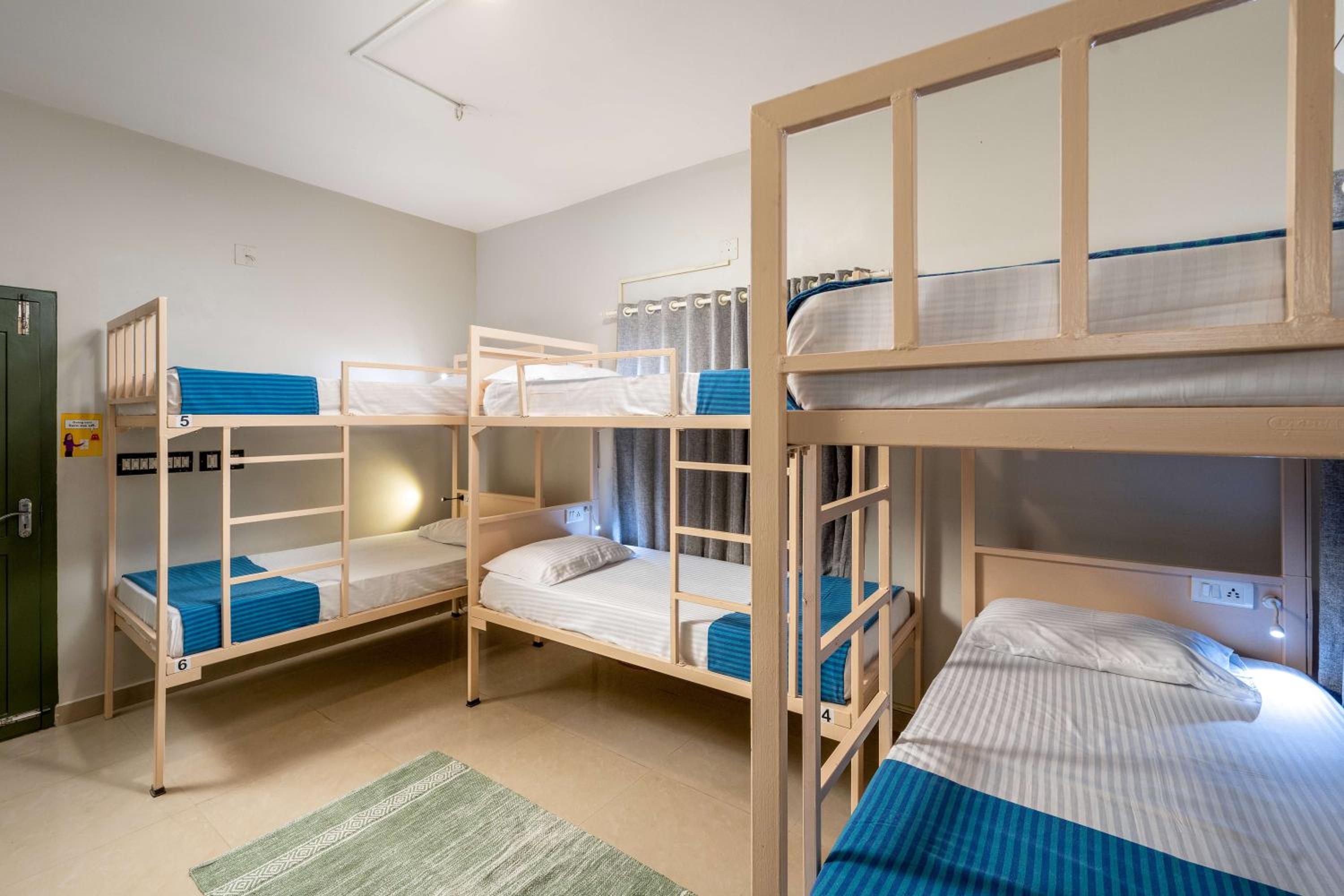 Bed in 6-Bed Mixed Dormitory Room photo 3