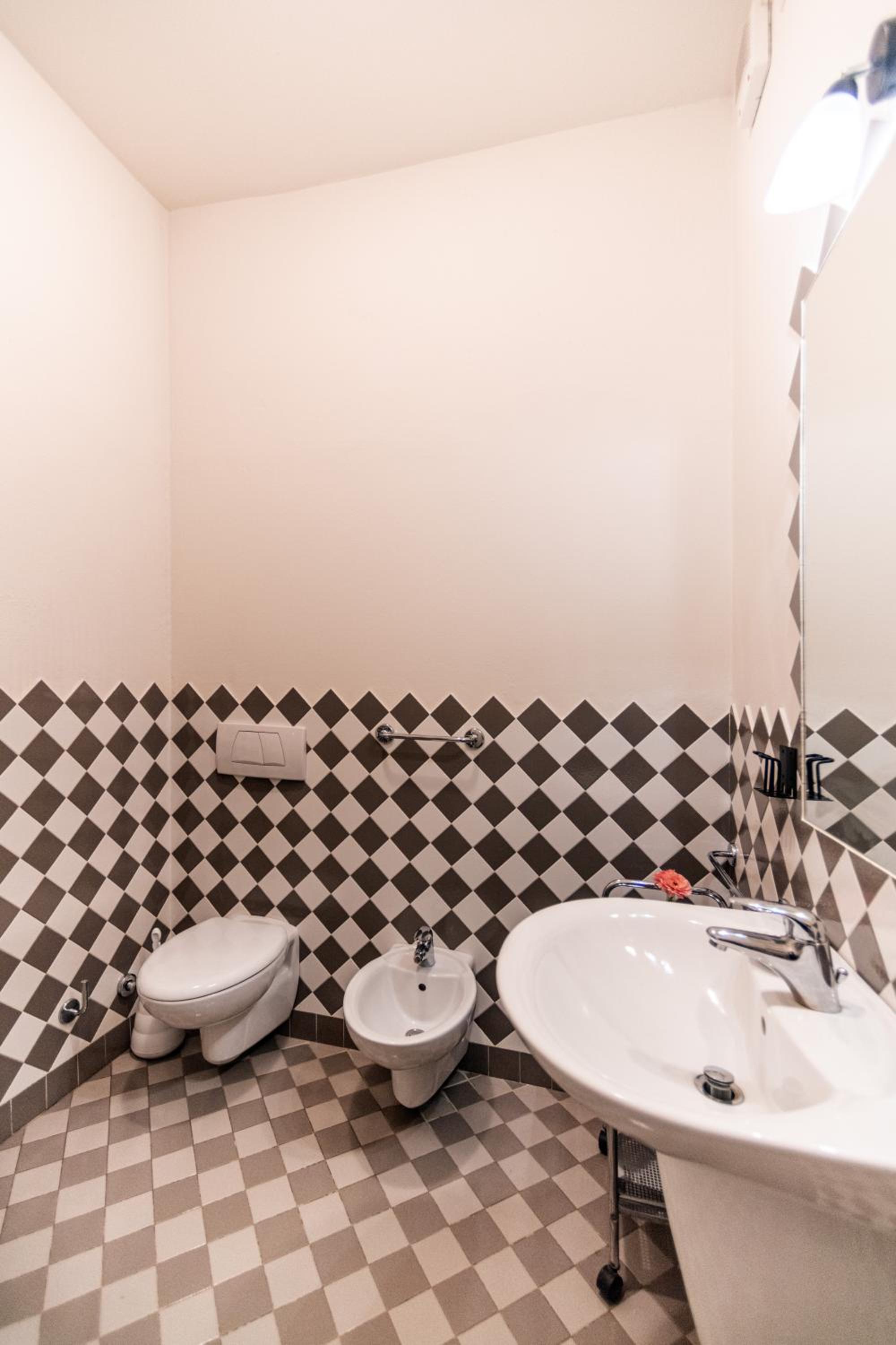Double Room - Photo 10
