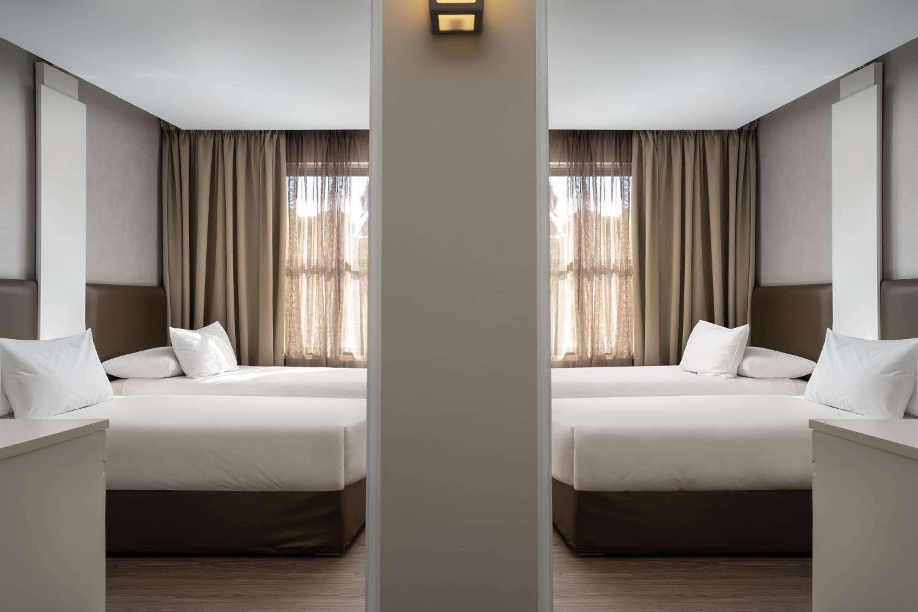 2 Bedroom, Bedroom 1: 2 Twin/Single Bed(s), Bedroom 2: 2 Twin/Single Bed(s) - Photo 1