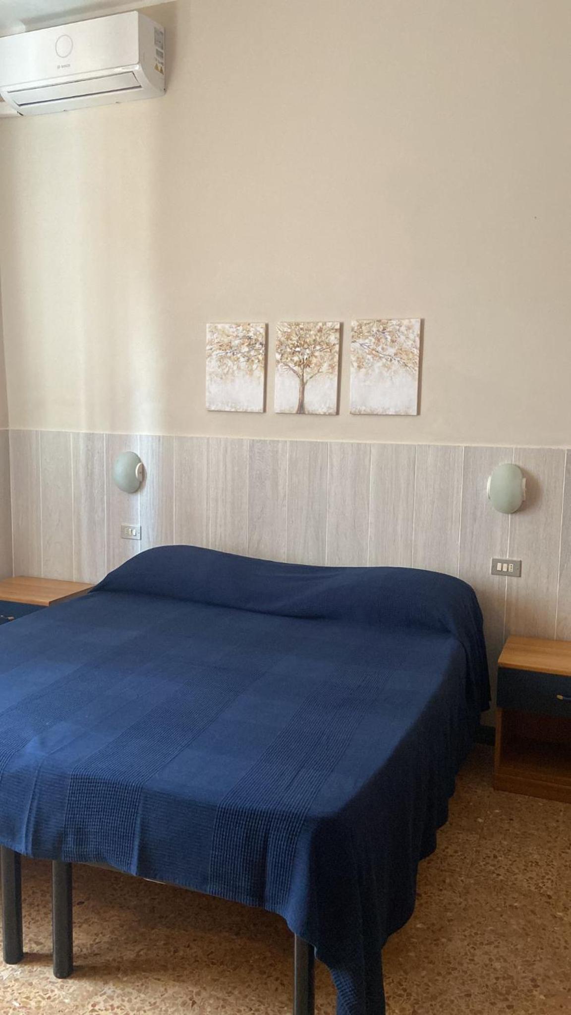 Double or Twin Room with Bathroom photo 1