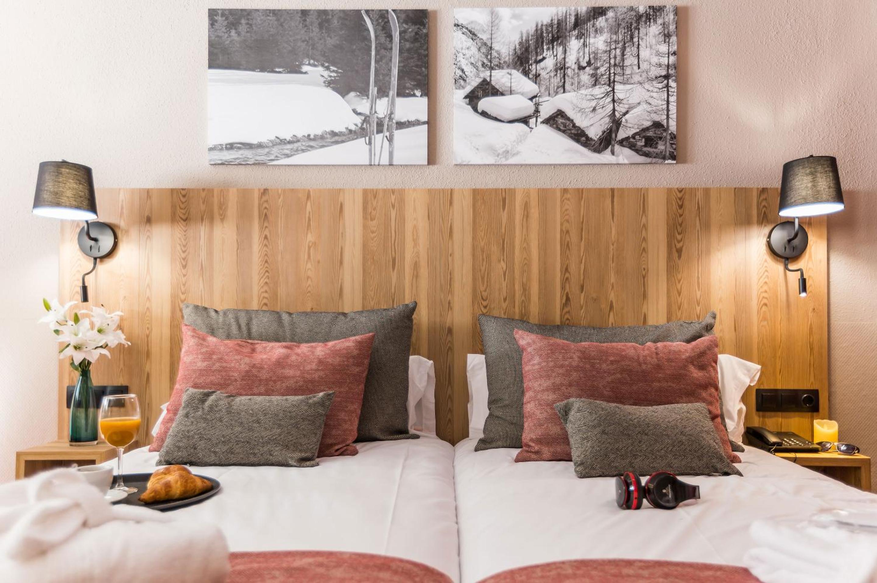 Double Room with Balcony photo 3