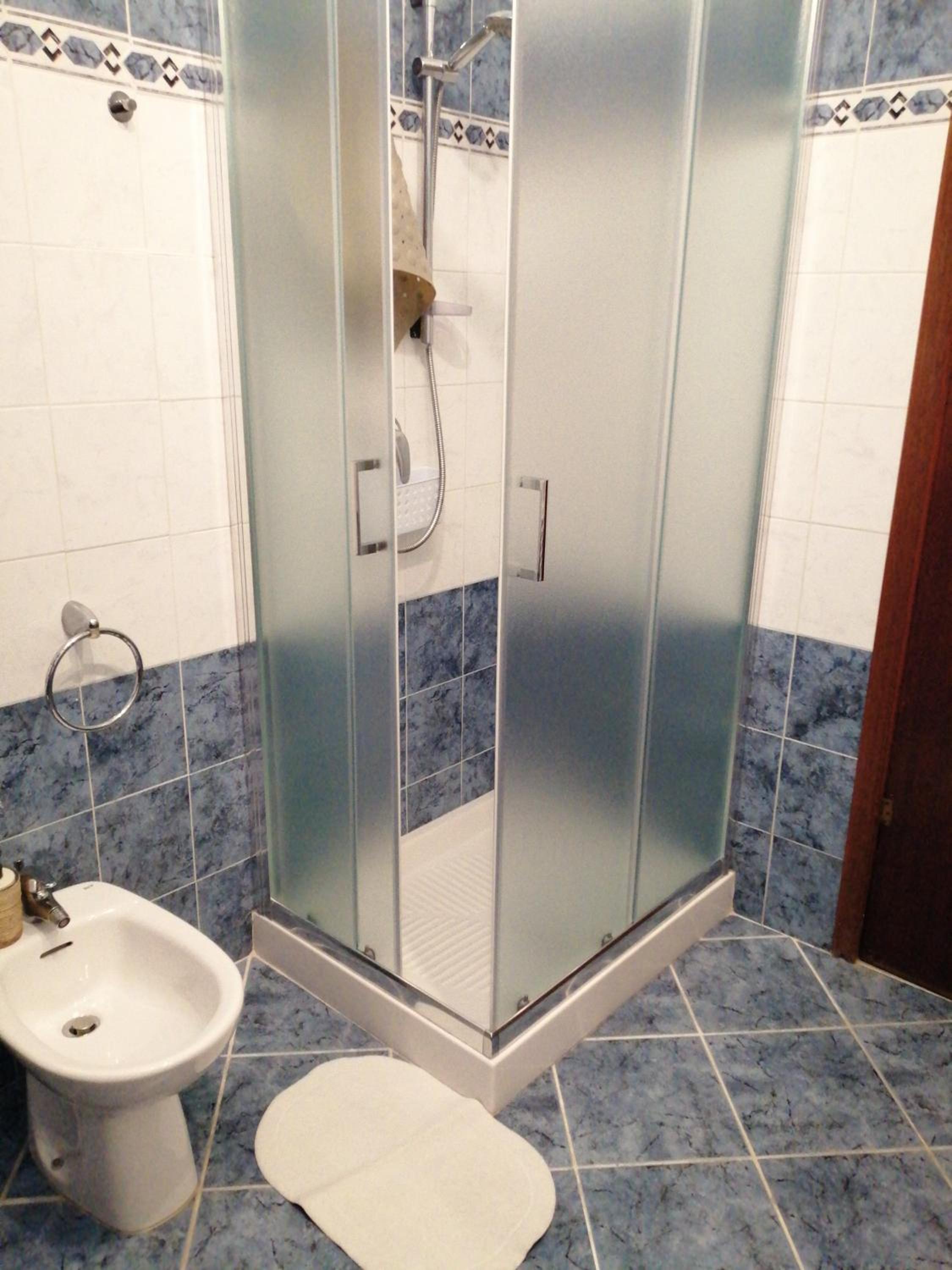 Triple Room with Private Bathroom - Photo 6