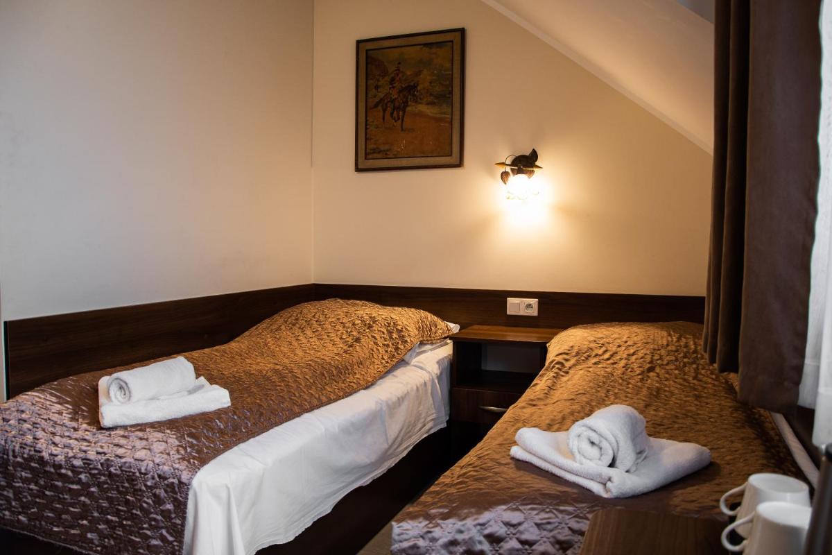Triple Room with Bathroom - Photo 6