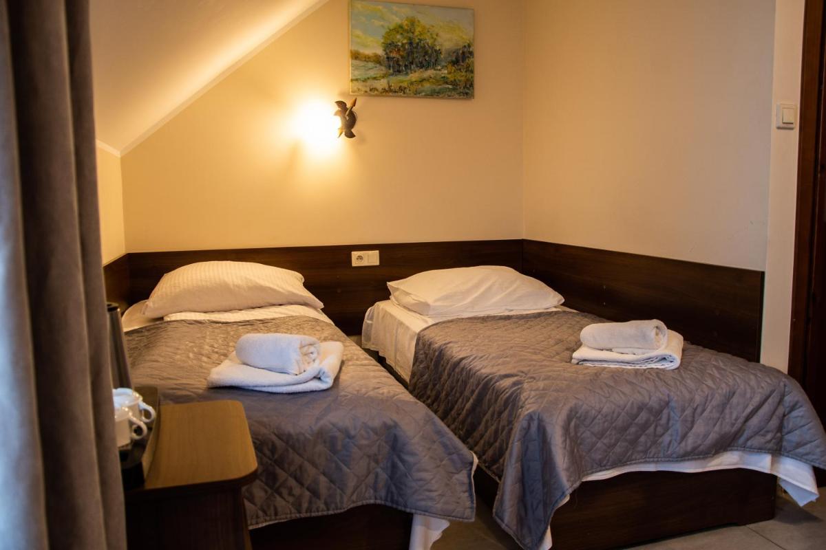 Double Room with Private Bathroom photo 2