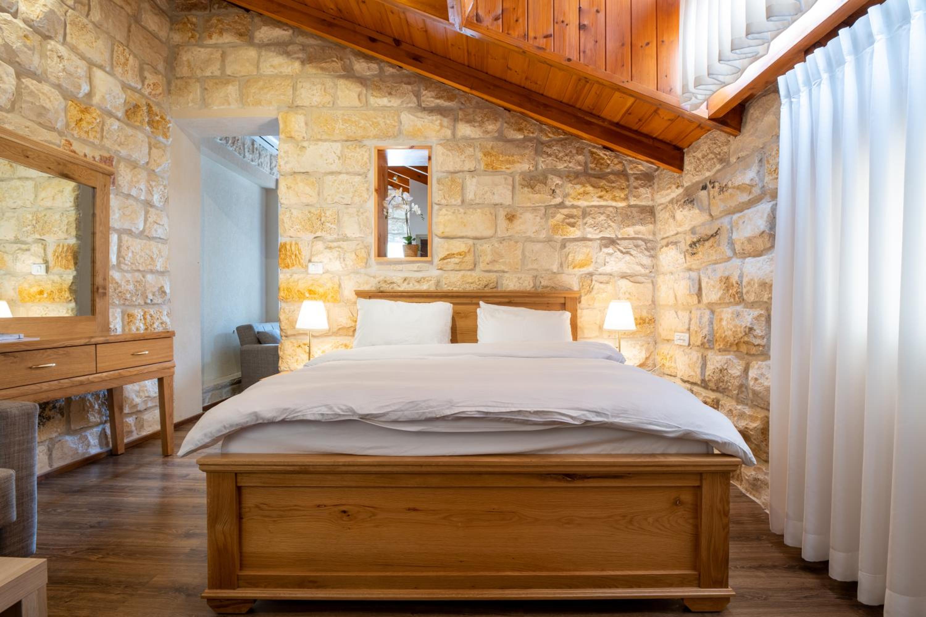 Deluxe Double or Twin Room with Balcony - Photo 1