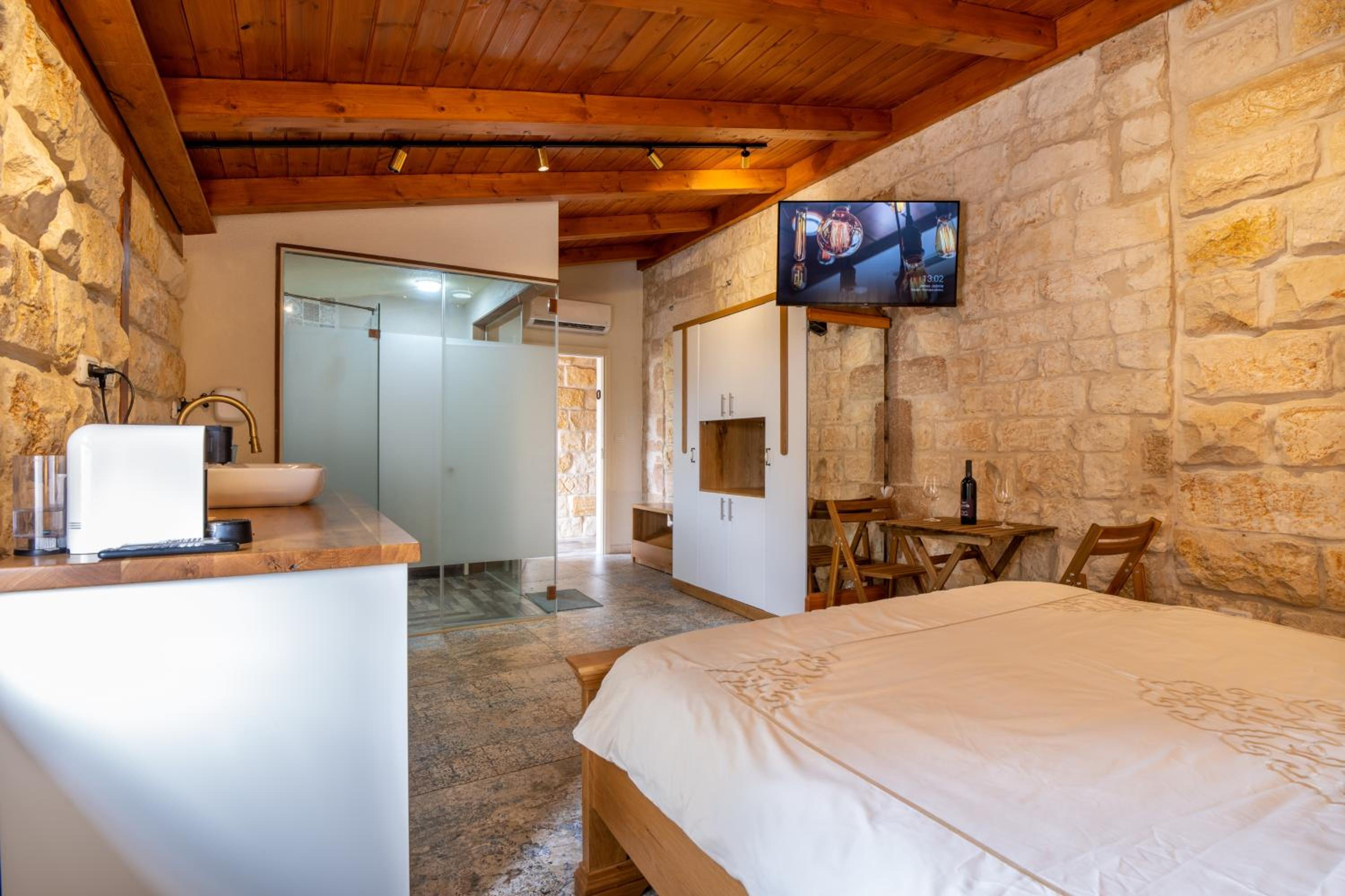 Deluxe Double or Twin Room with Balcony - Photo 2