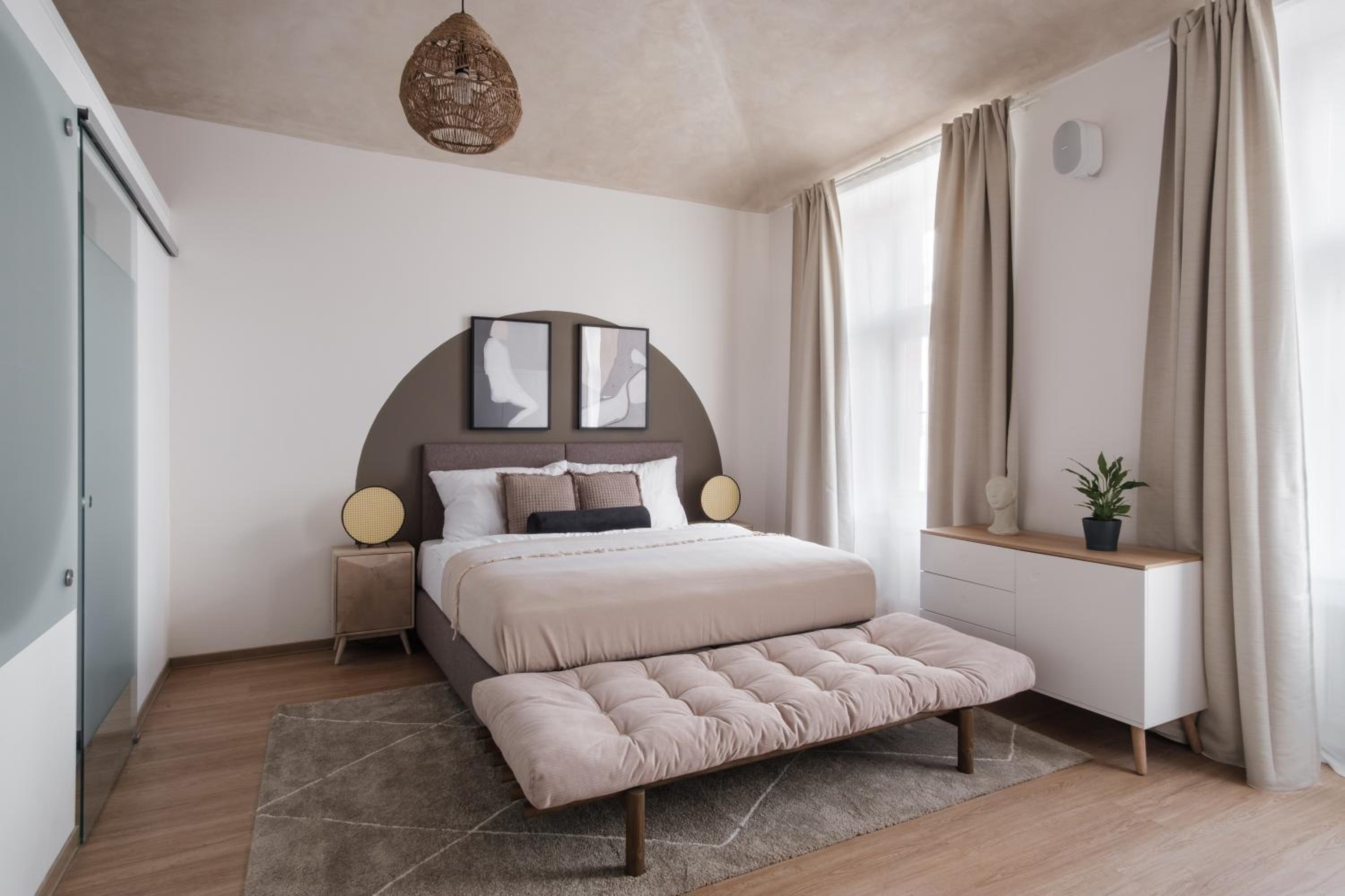 King Studio with Sofa Bed