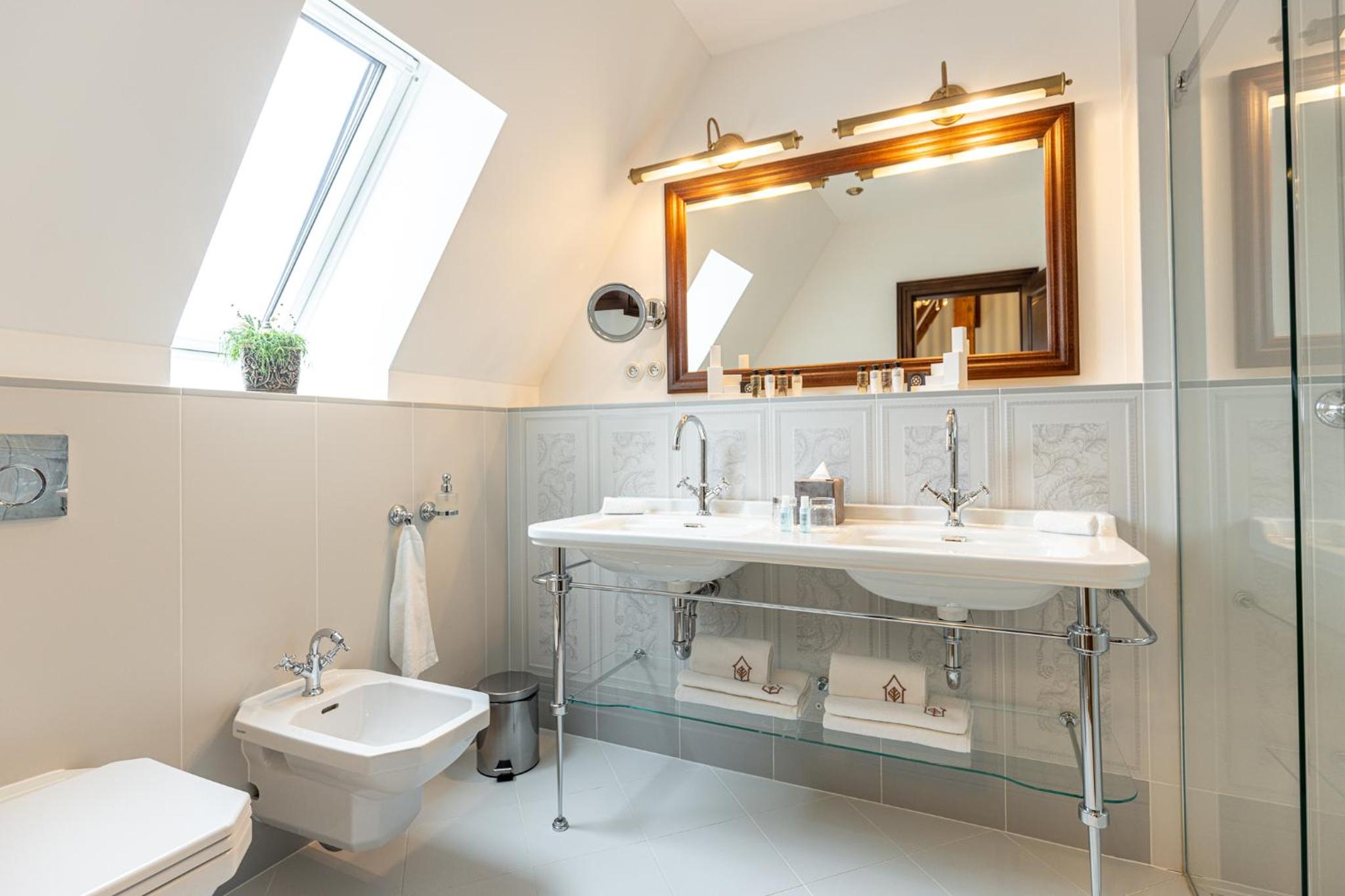 Queen Suite photo 3