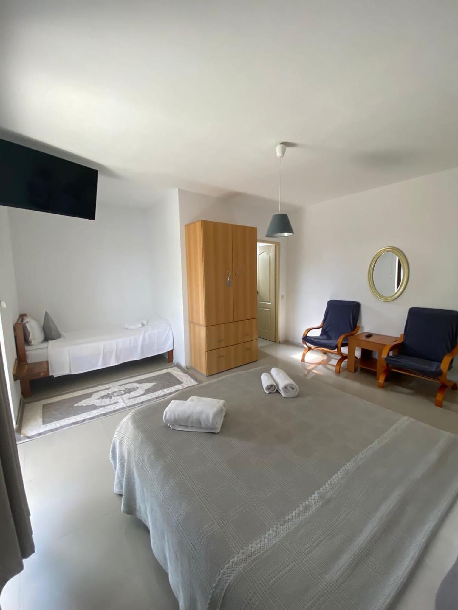 Triple Room - Photo 2