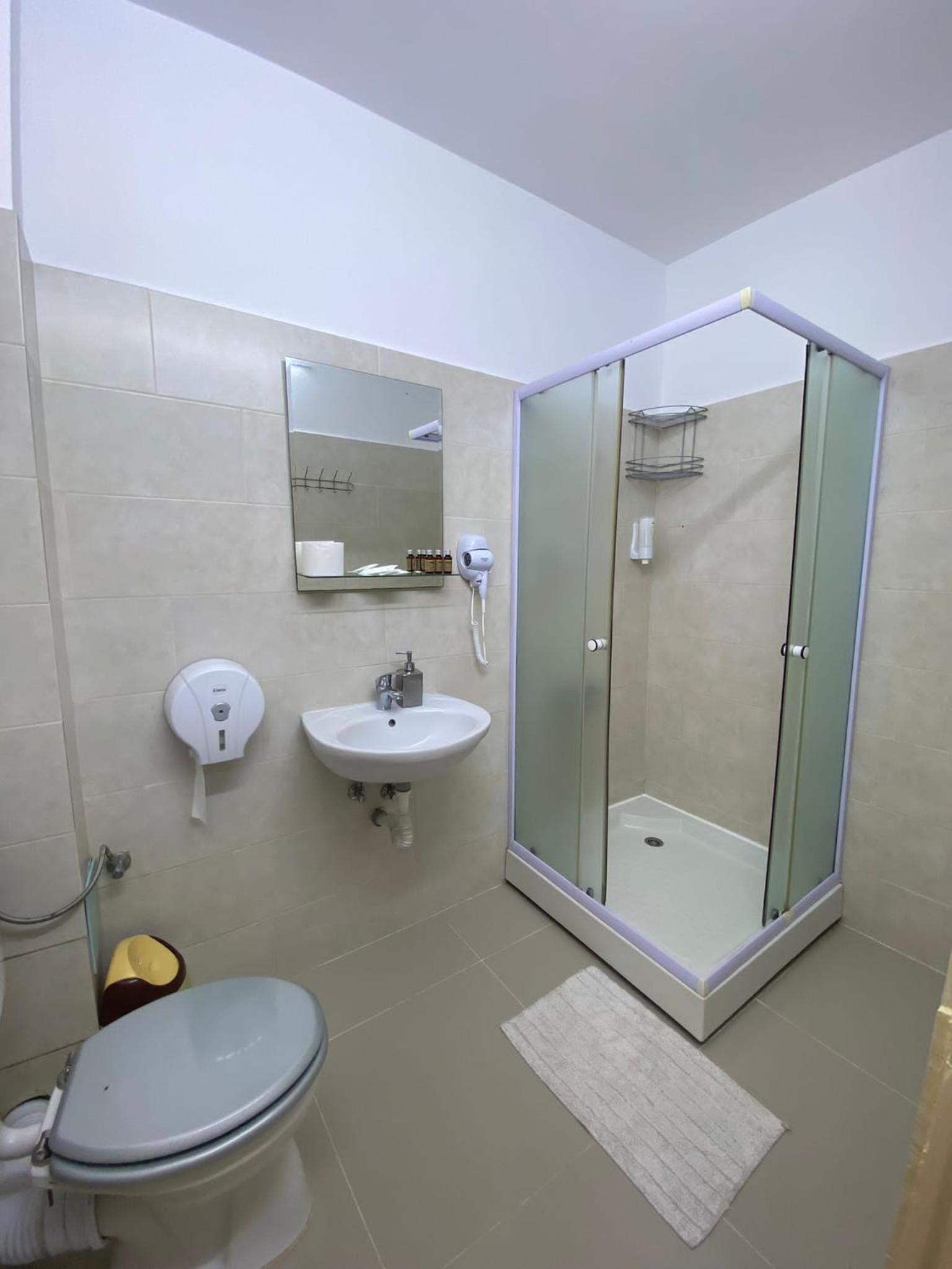 Triple Room - Photo 6