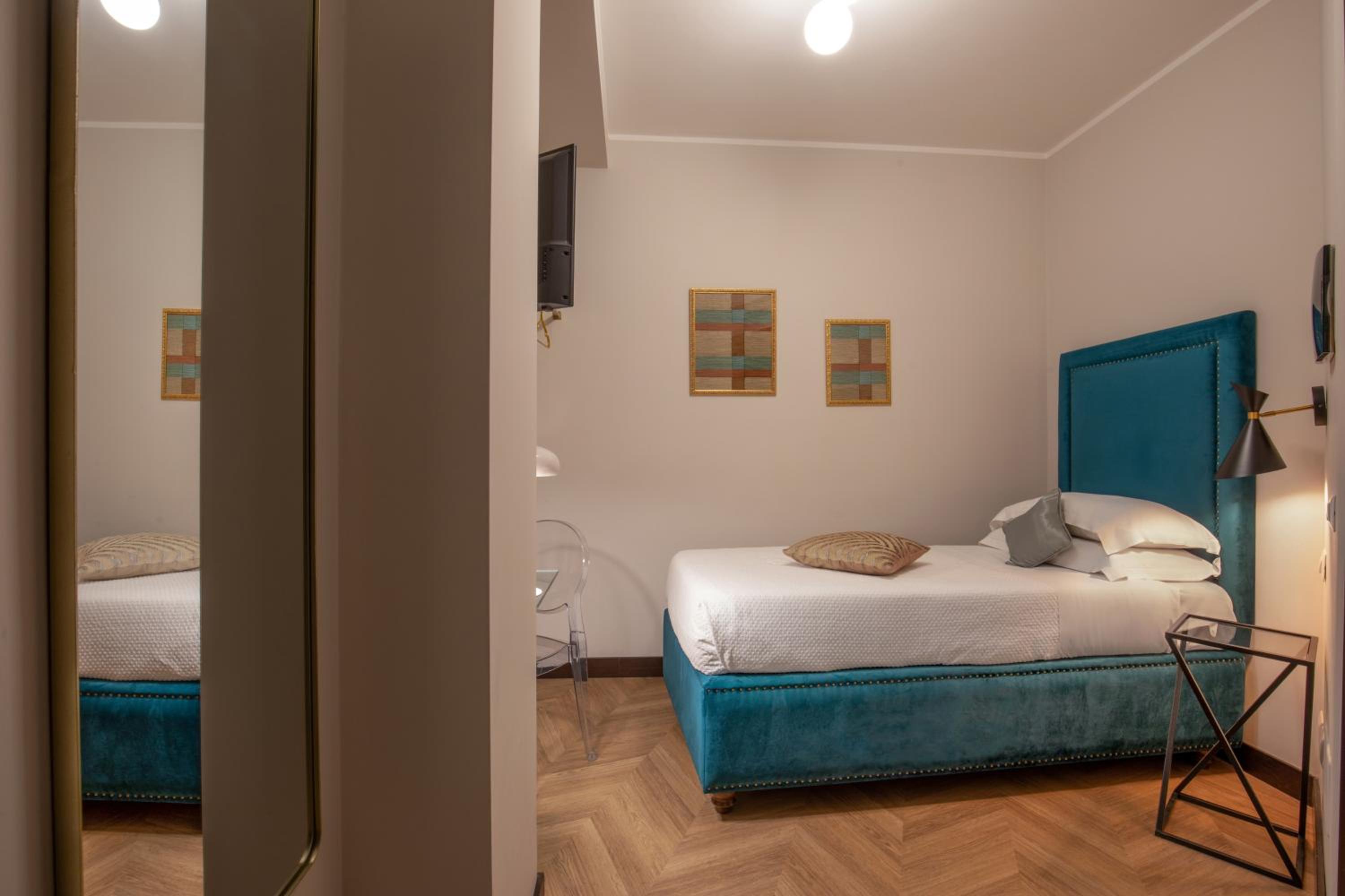 Small Single Room photo 1