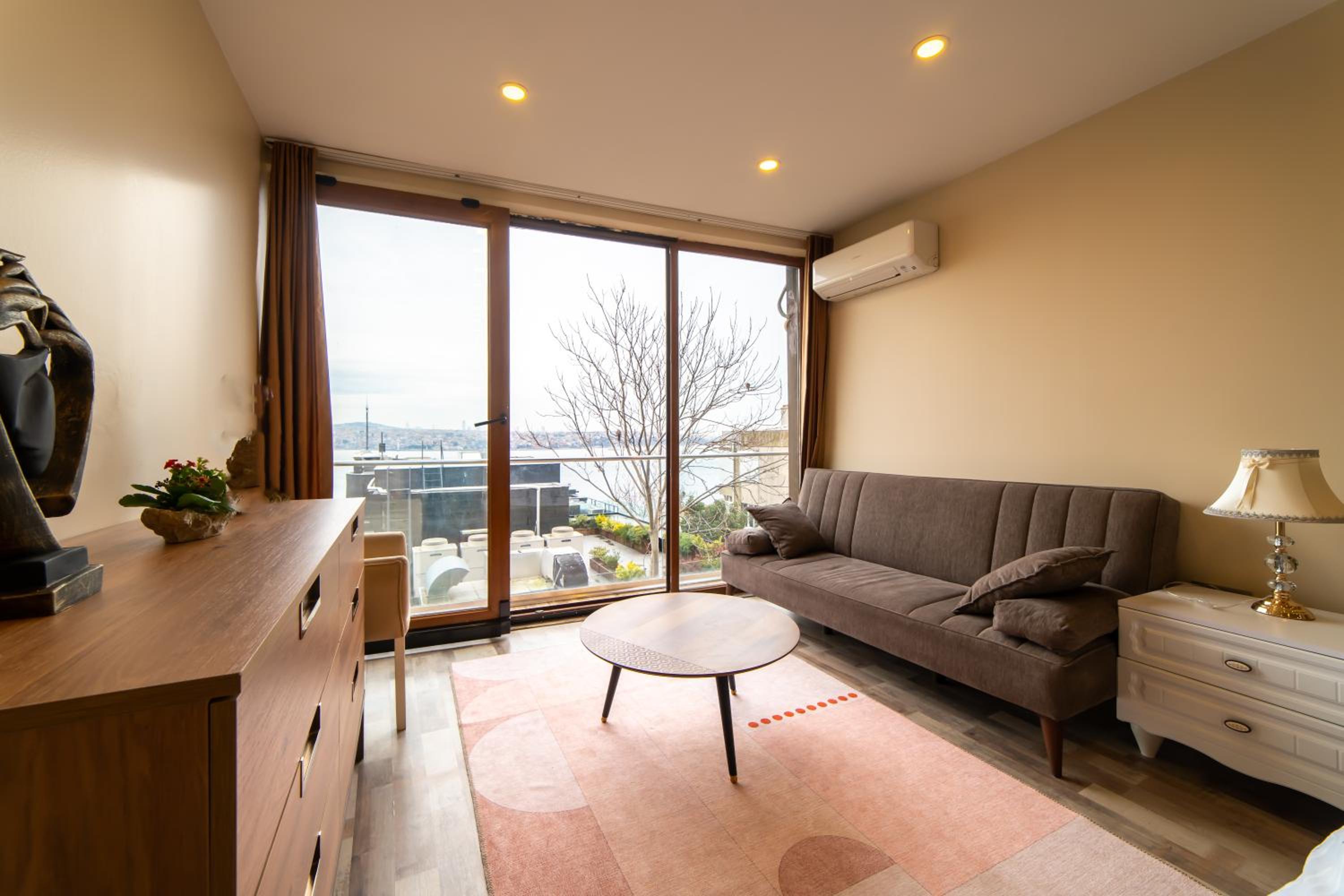 Deluxe Twin Room with Sea View photo 1