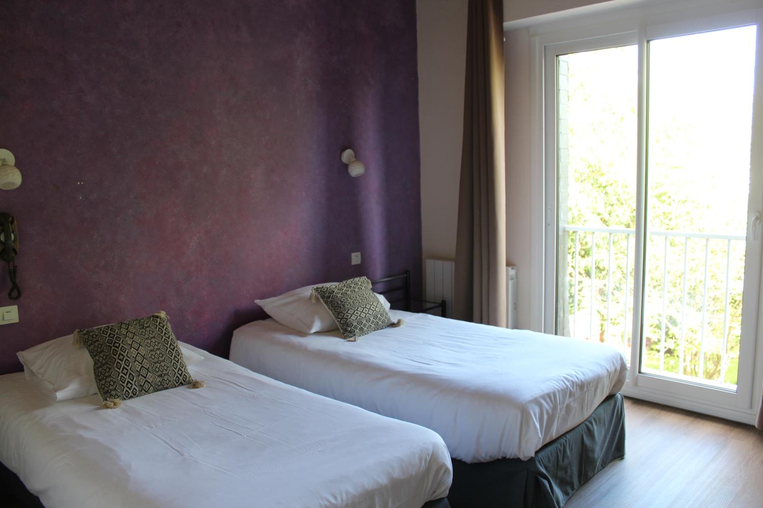 Twin Room with Garden View - Photo 1