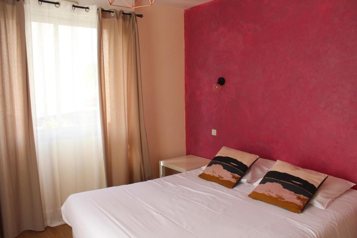Double Room - Photo 2