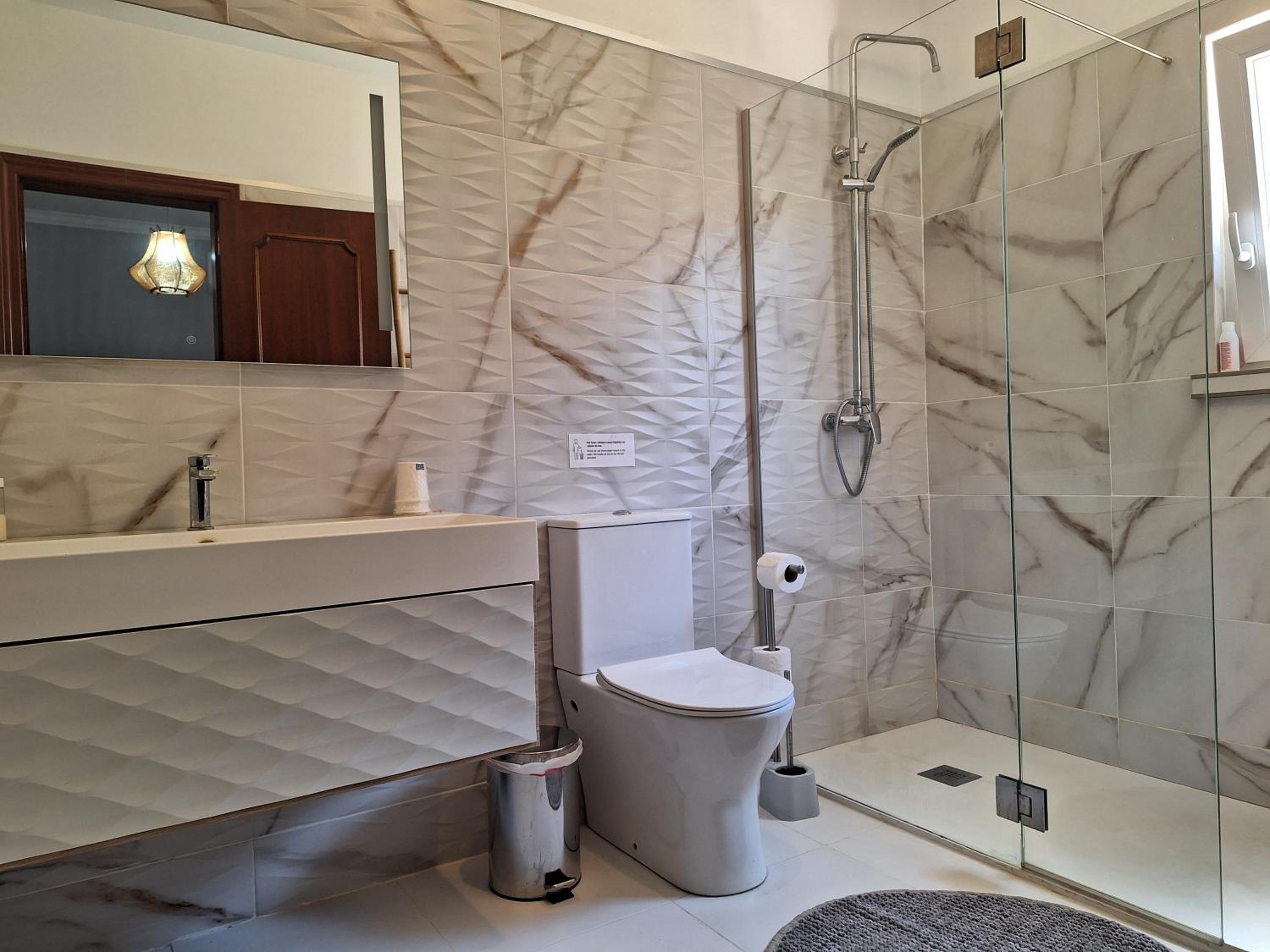Double Room - Photo 3