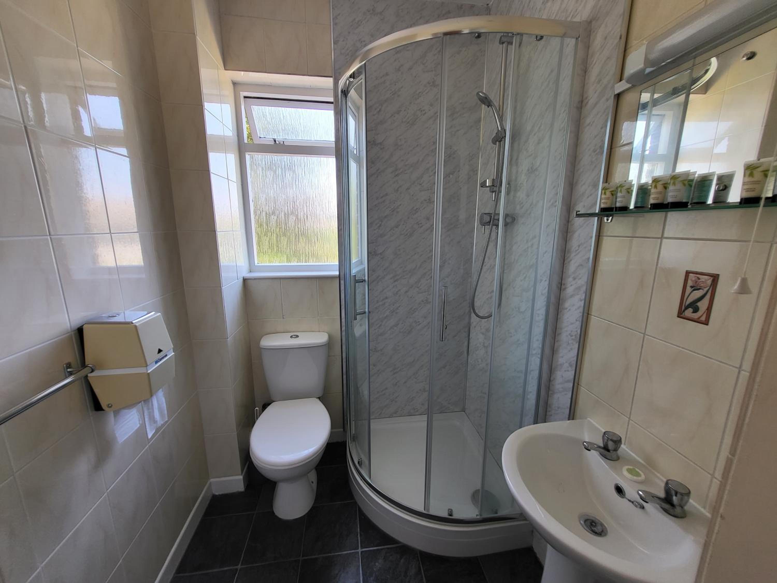 Triple Room with Sea View - Mid Floor photo 2