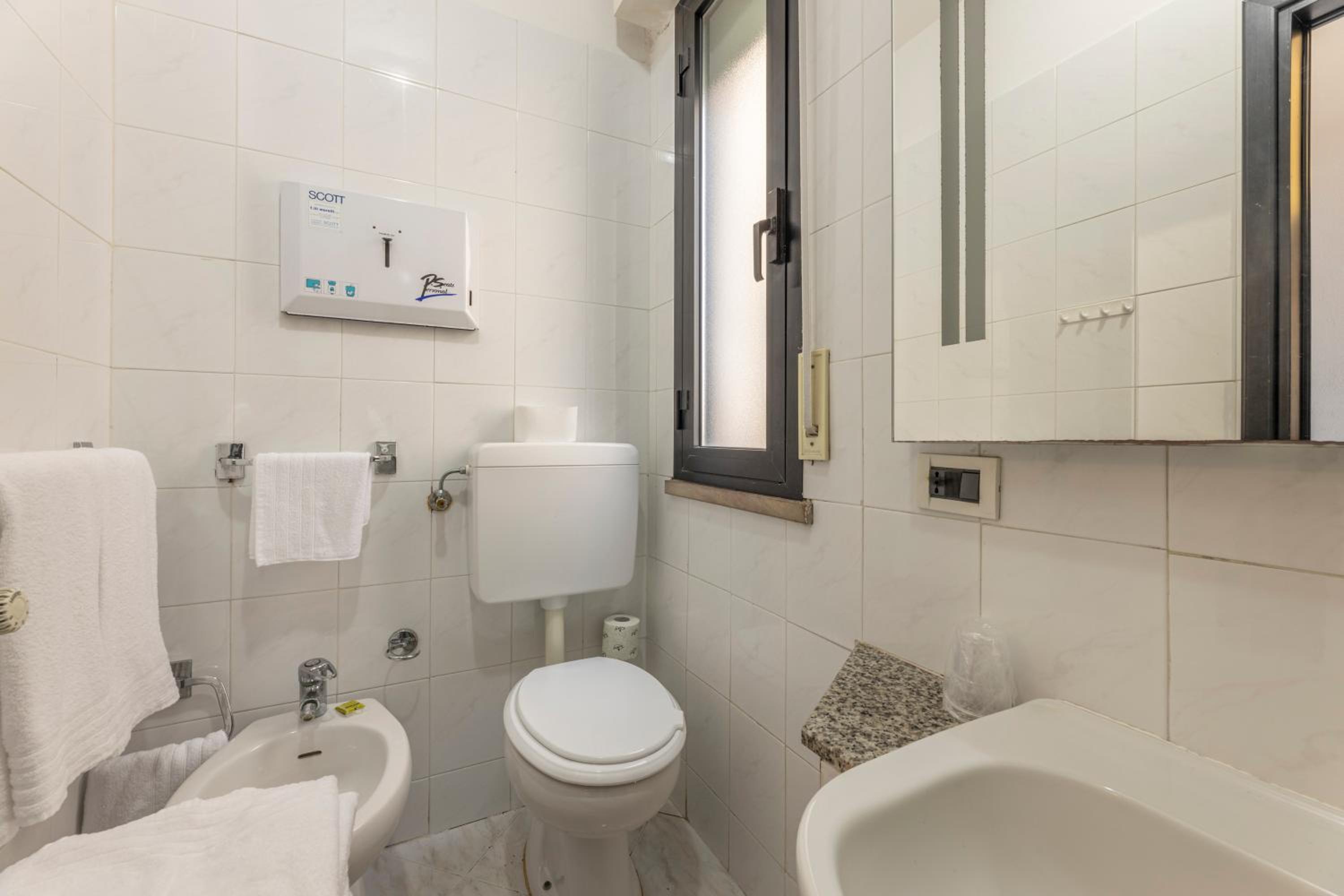 Apartment with Sea View - Photo 10
